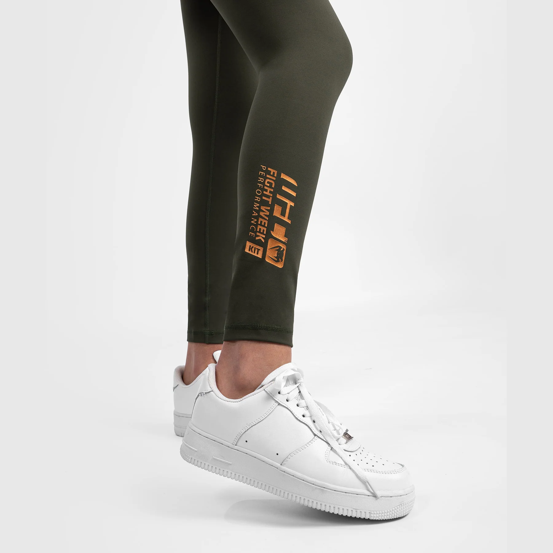 UFC Adrenaline by Venum Fight Week Performance Tight para Mujer - Caqui/Bronce - Image 8