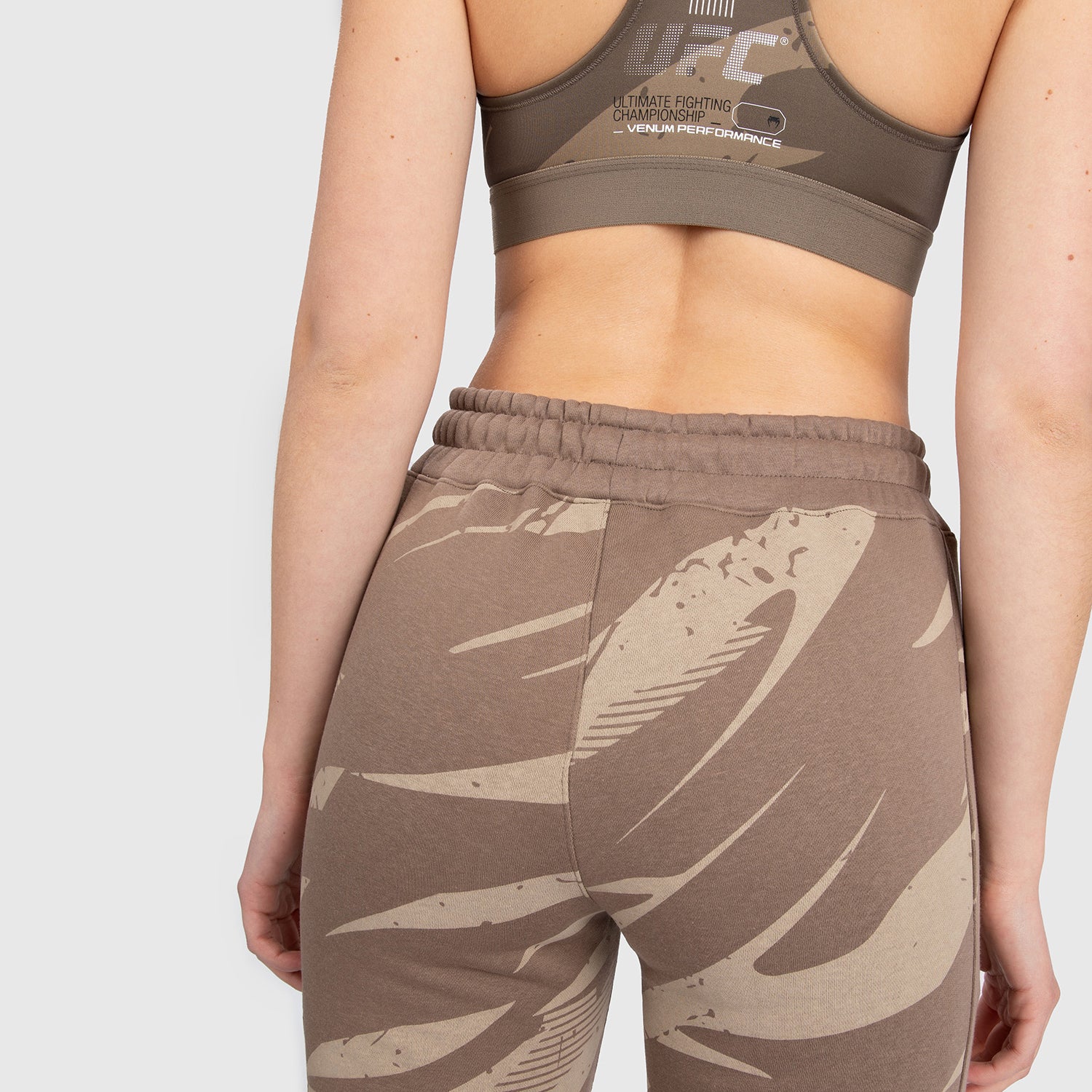 UFC Adrenaline By Venum Fight Week Pantalón de Algodón para Mujer - Desert Camo - Image 4