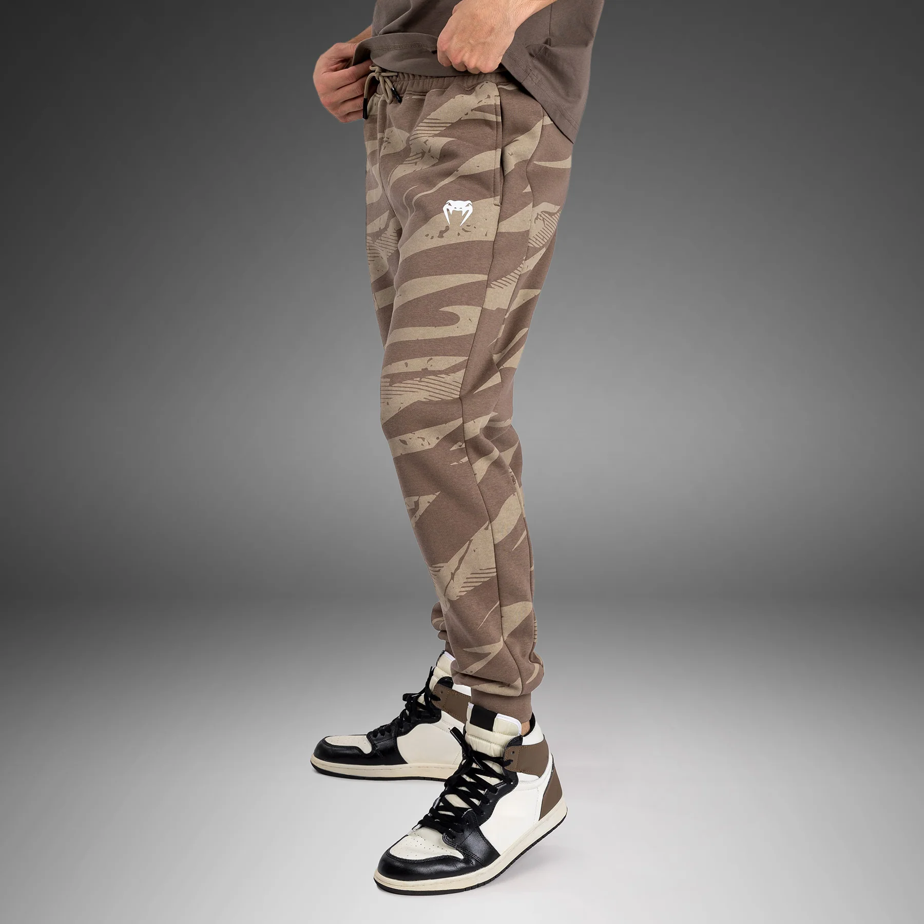 UFC Adrenaline By Venum Fight Week Pantalón de Hombre - Desert Camo - Image 4