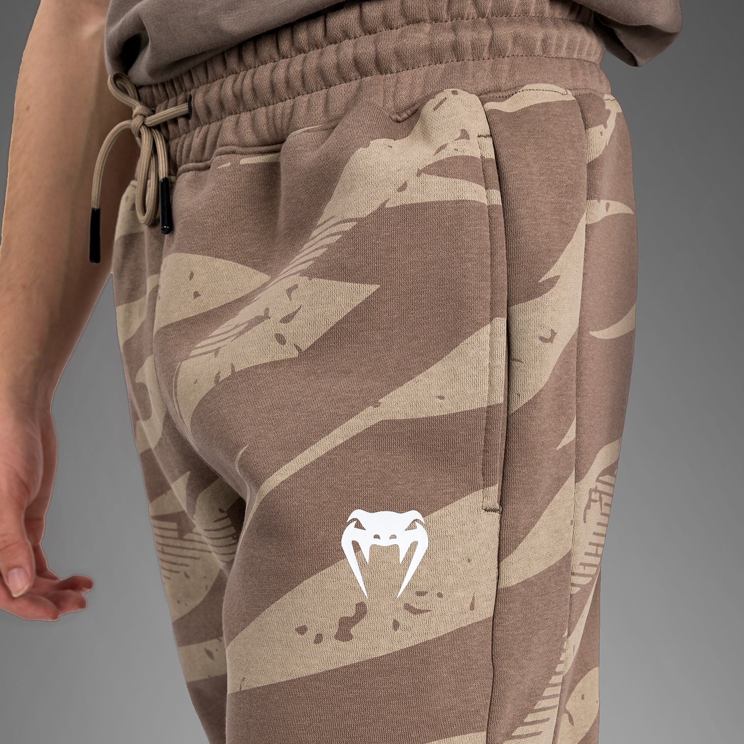 UFC Adrenaline By Venum Fight Week Pantalón de Hombre - Desert Camo - Image 6