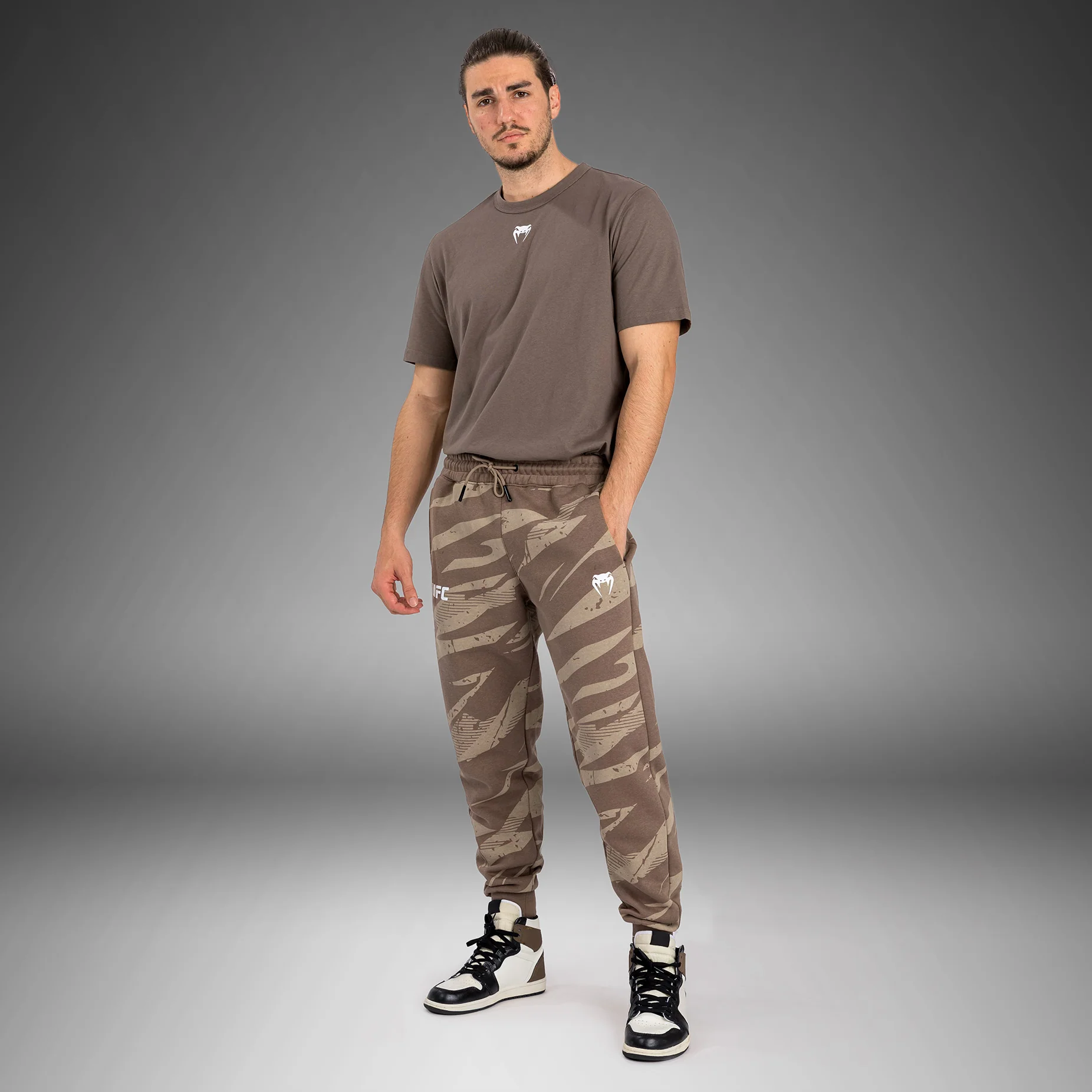 UFC Adrenaline By Venum Fight Week Pantalón de Hombre - Desert Camo - Image 8
