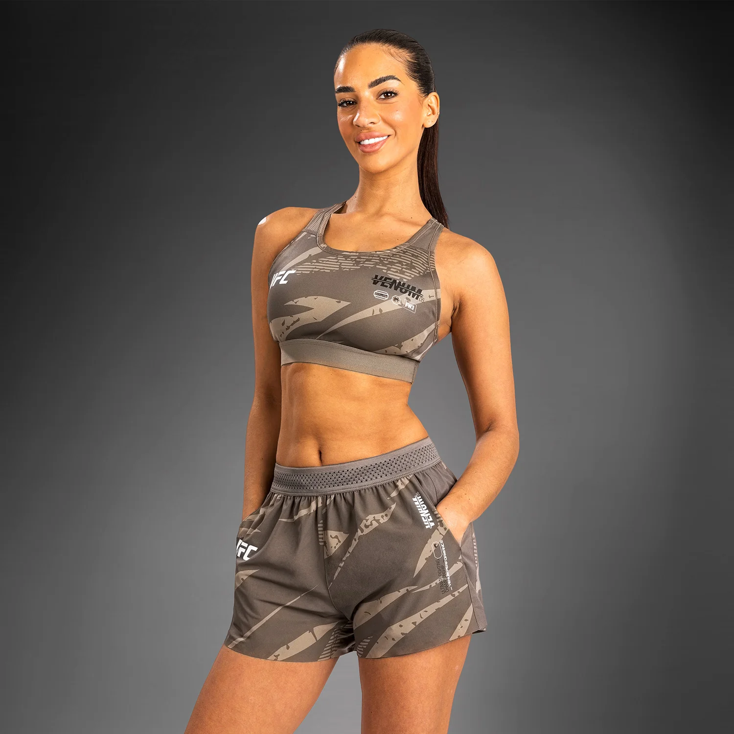 UFC Adrenaline By Venum Fight Week Pantalones Cortos de Rendimiento para Mujer - Desert Camo - Image 4