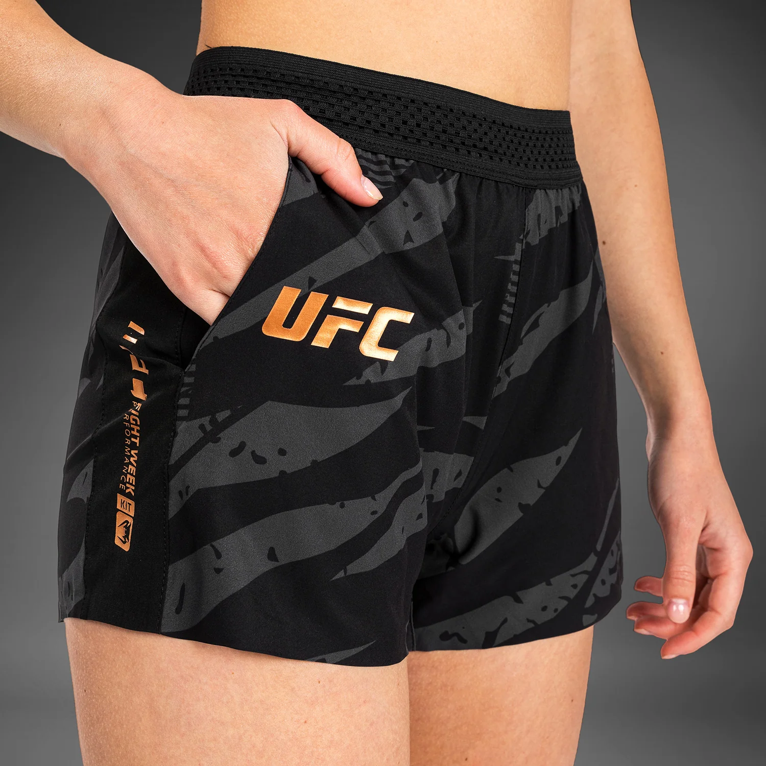 UFC Adrenaline By Venum Fight Week Pantalones Cortos de Rendimiento para Mujer - Urban Camo - Image 8