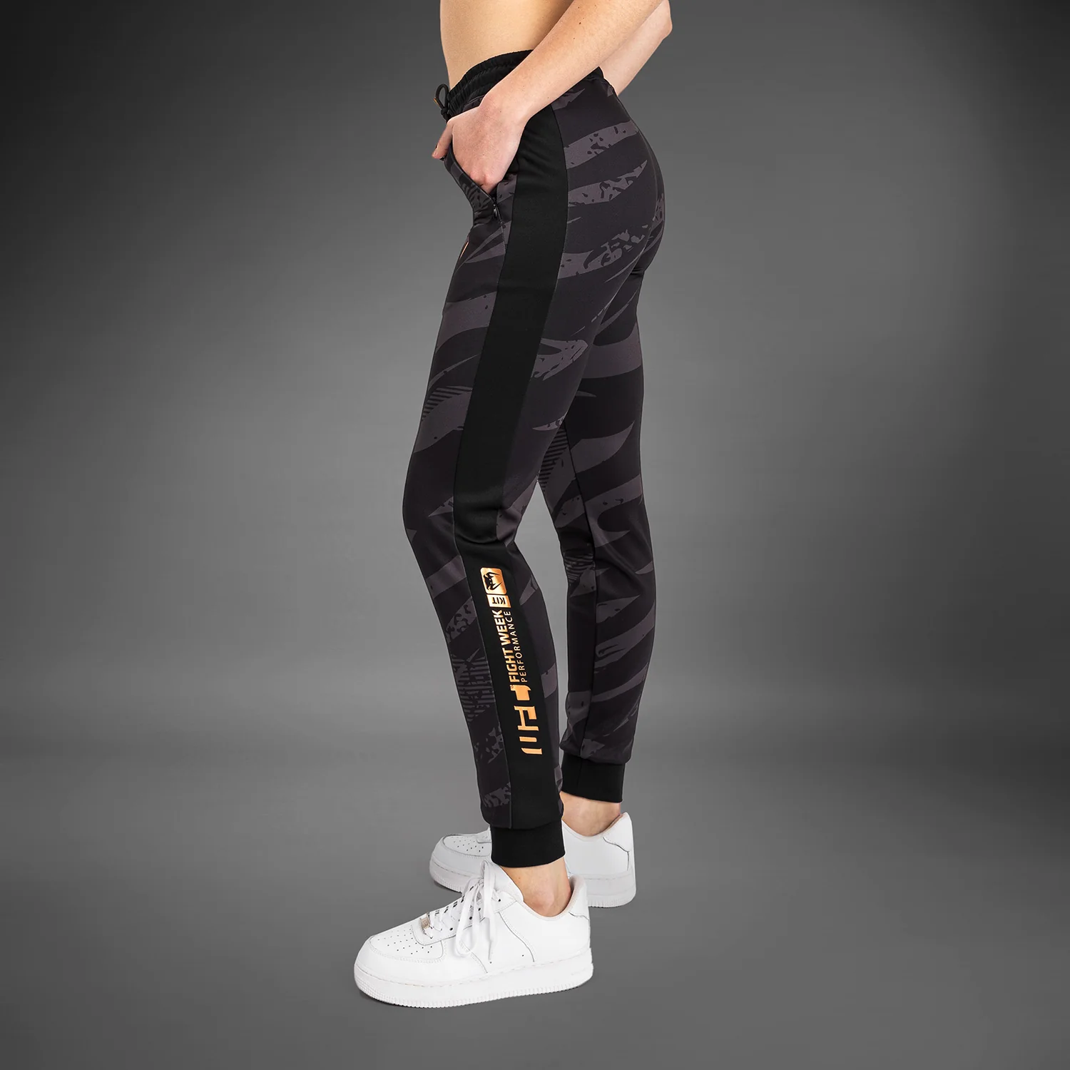 UFC Adrenaline By Venum Fight Week Pantalones de Mujer - Urban Camo - Image 6