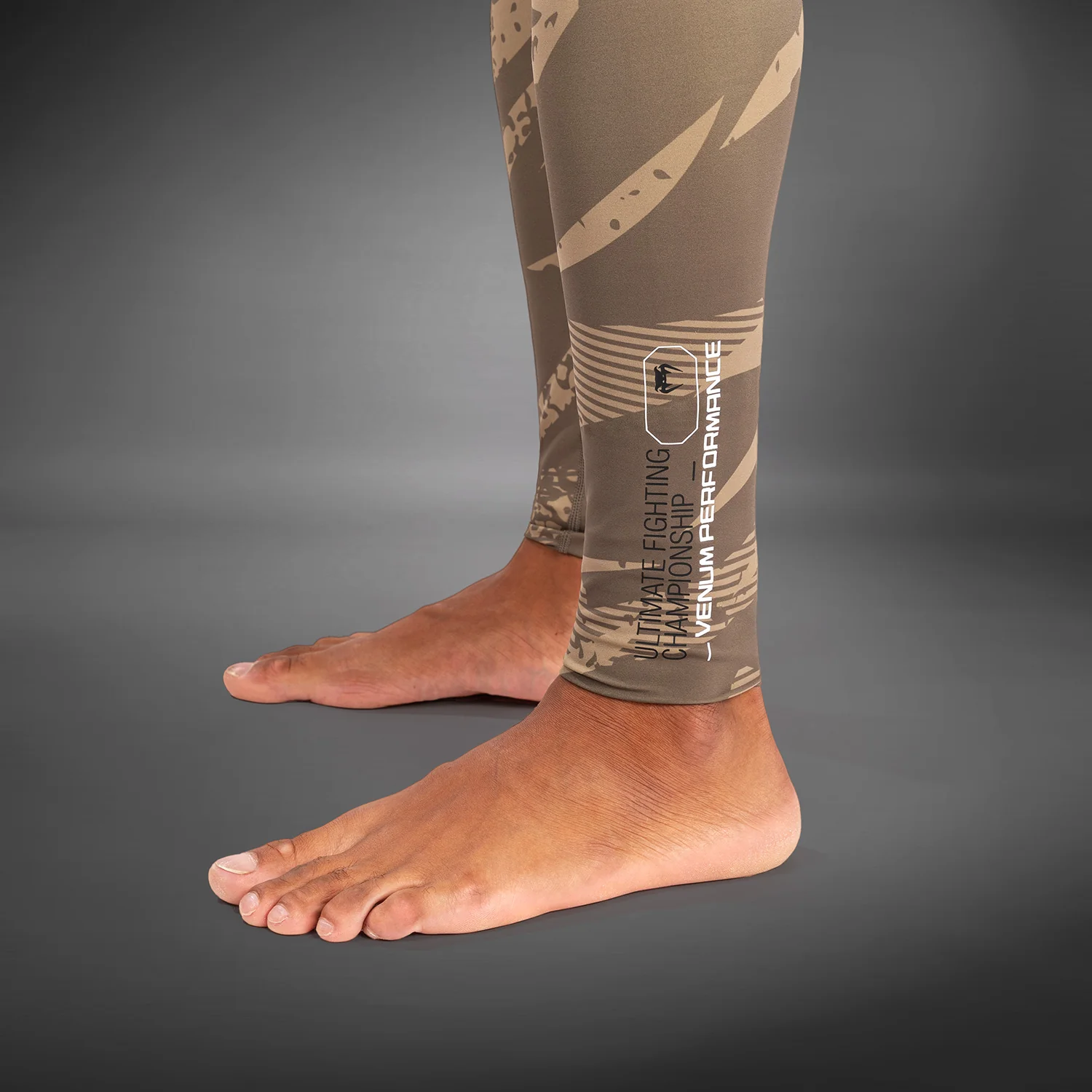 UFC Adrenaline By Venum Fight Week Performance Malla para Hombre - Desert Camo - Image 4