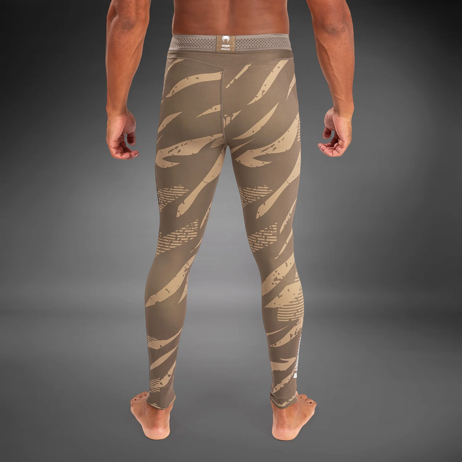 UFC Adrenaline By Venum Fight Week Performance Malla para Hombre - Desert Camo - Image 7