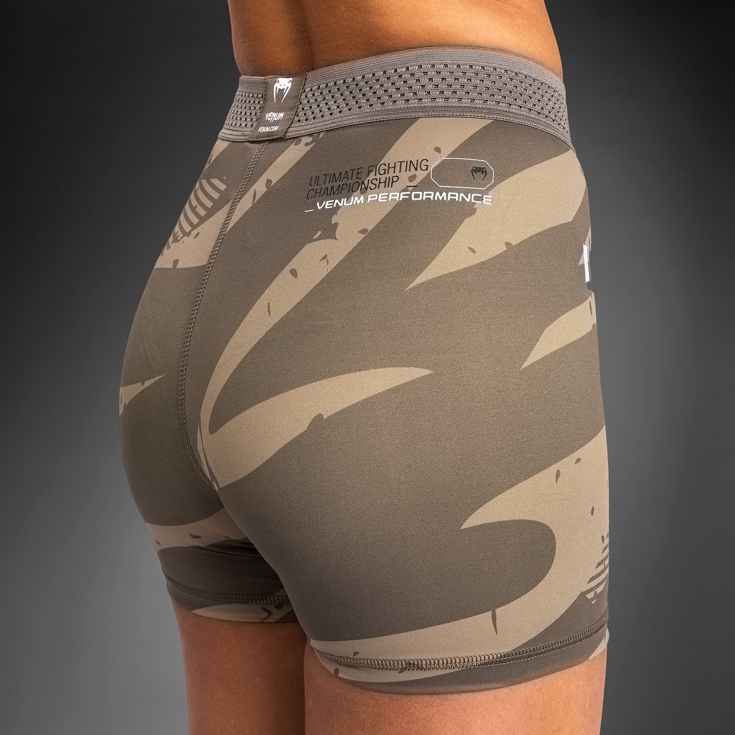 UFC Adrenaline By Venum Fight Week Short de Vale Tudo para Mujer - Desert Camo - Image 9