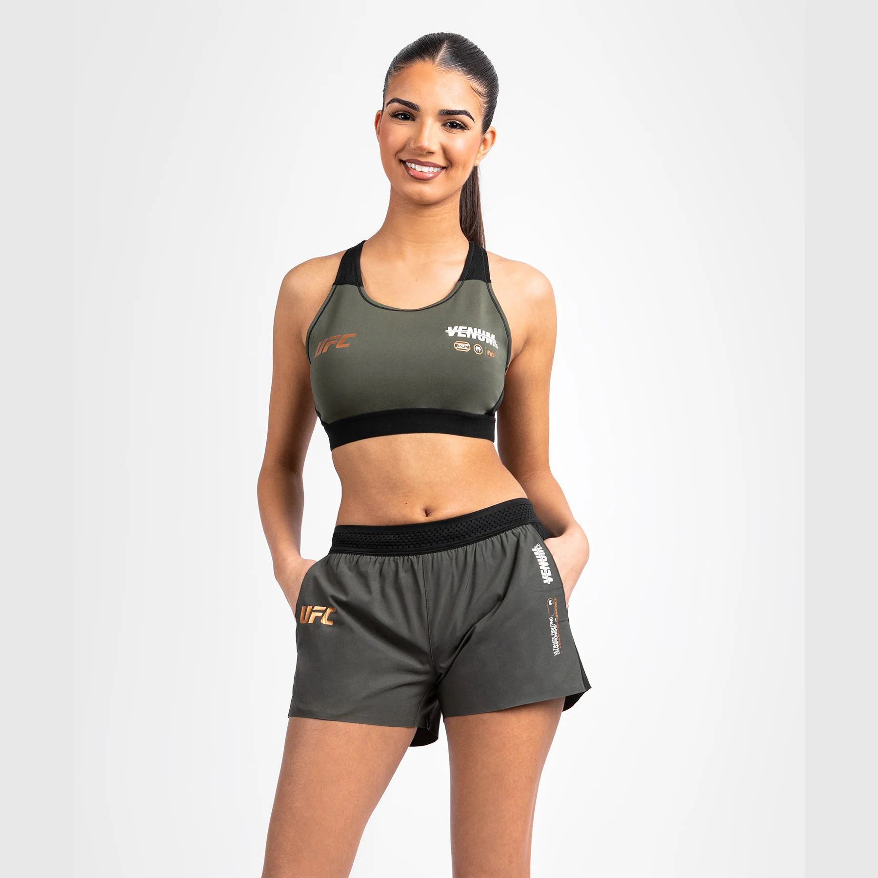 UFC Adrenaline by Venum Fight Week Short Performance para Mujer - Caqui