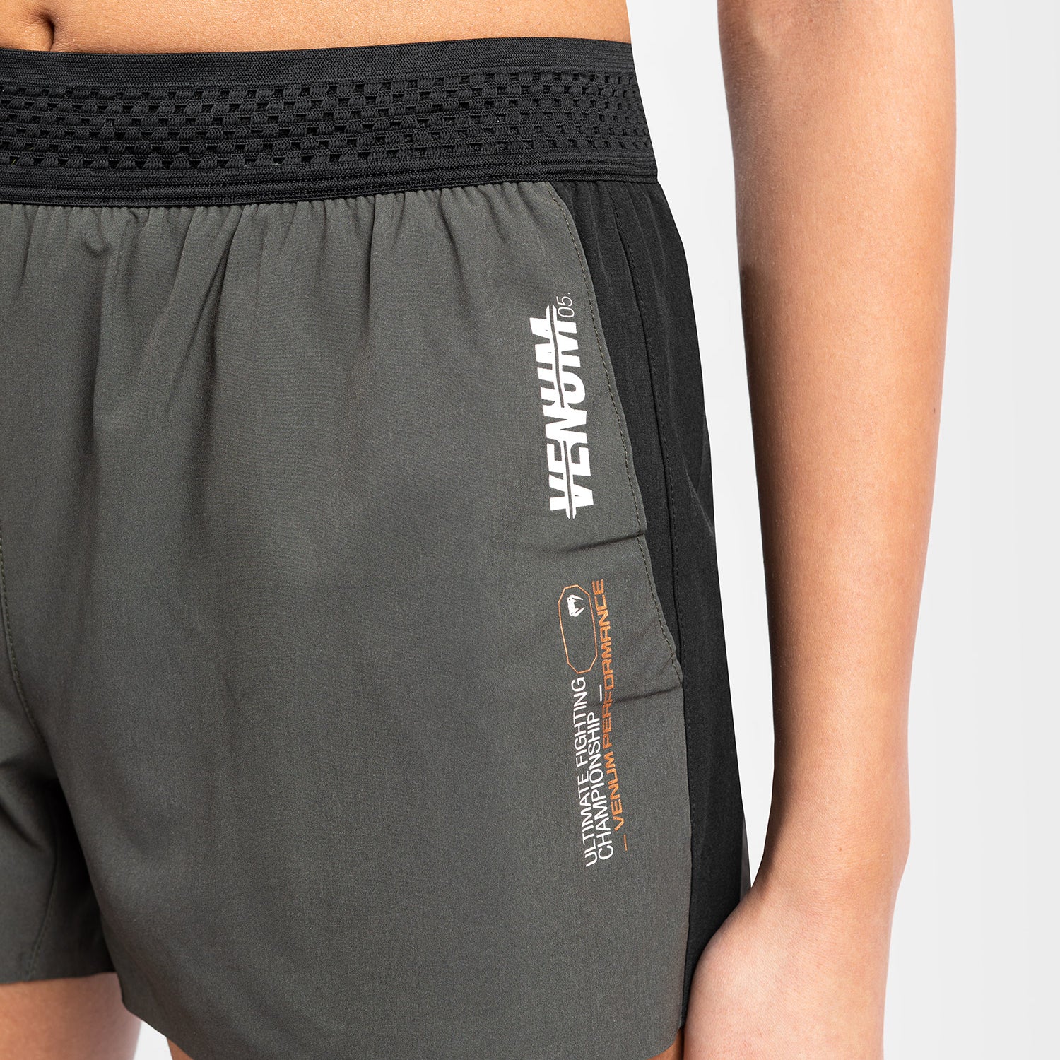 UFC Adrenaline by Venum Fight Week Short Performance para Mujer - Caqui - Image 3