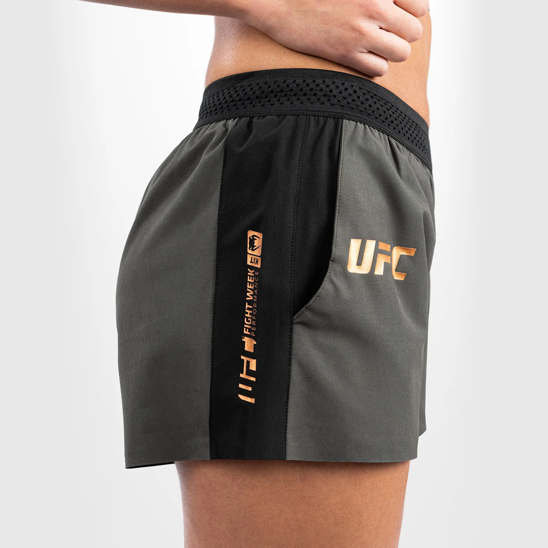 UFC Adrenaline by Venum Fight Week Short Performance para Mujer - Caqui - Image 4