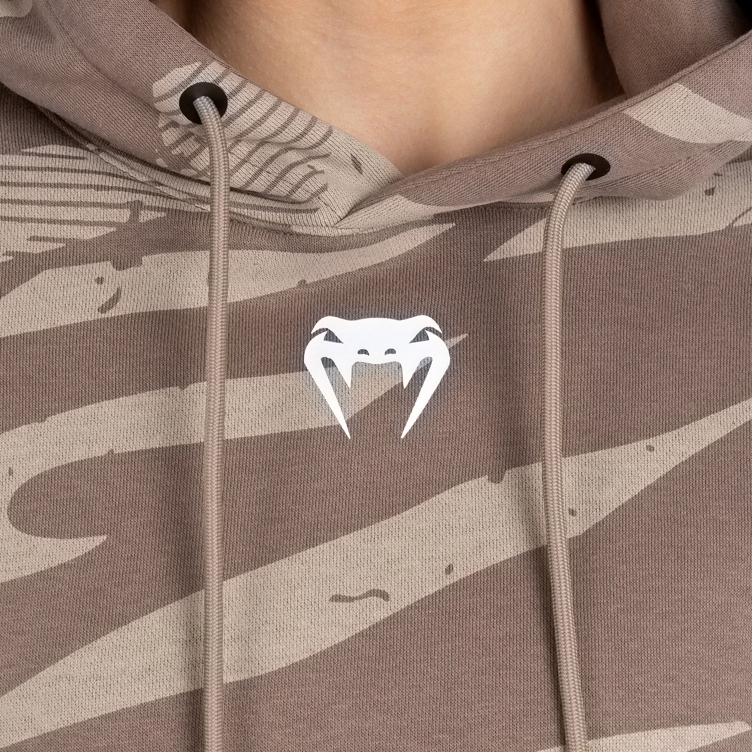 UFC Adrenaline By Venum Fight Week Sudadera Con Capucha para Mujer - Desert Camo - Image 9