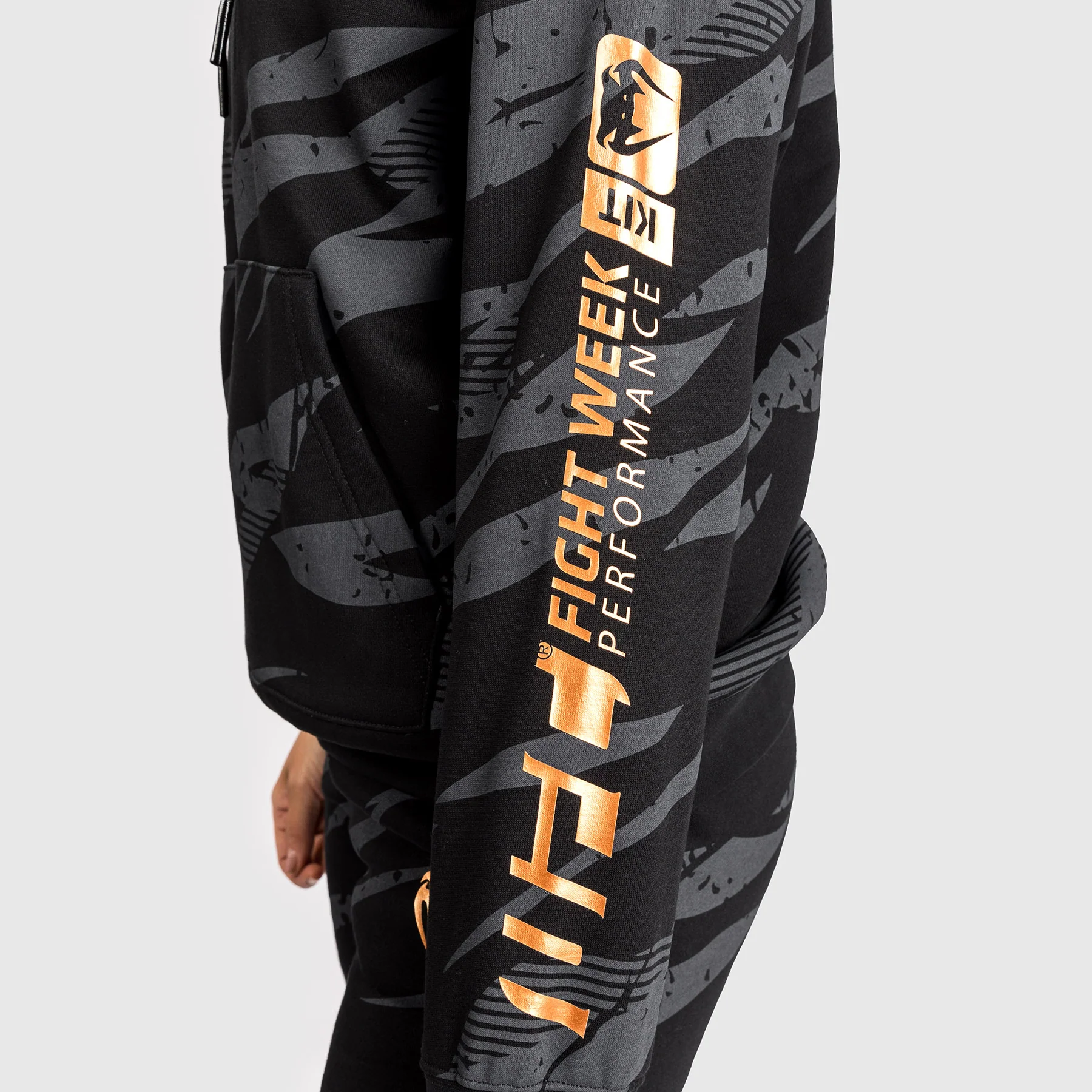 UFC Adrenaline By Venum Fight Week Sudadera Con Capucha para Mujer - Urban Camo - Image 5
