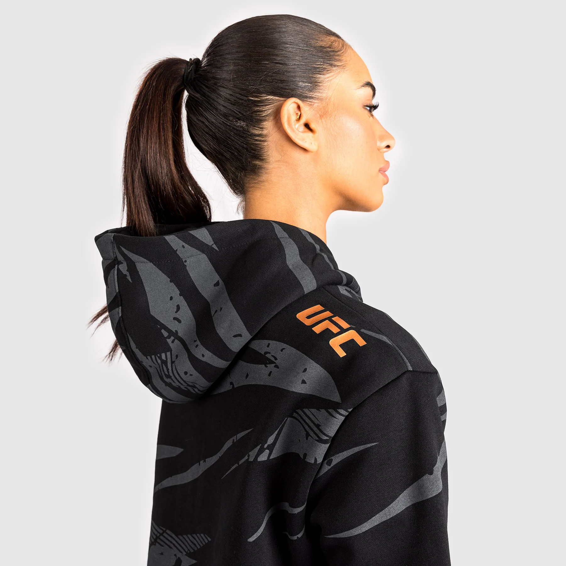 UFC Adrenaline By Venum Fight Week Sudadera Con Capucha para Mujer - Urban Camo - Image 7