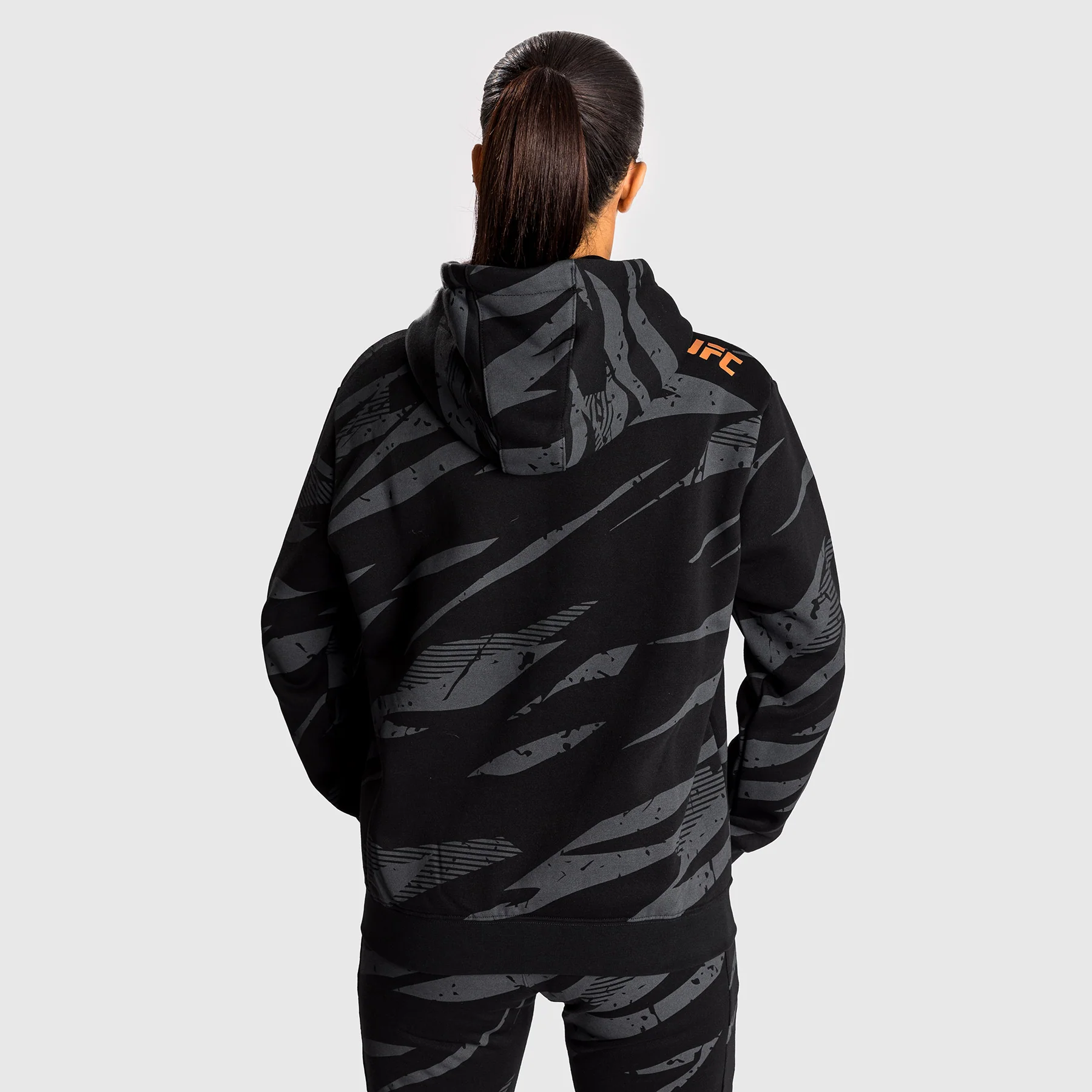 UFC Adrenaline By Venum Fight Week Sudadera Con Capucha para Mujer - Urban Camo - Image 8