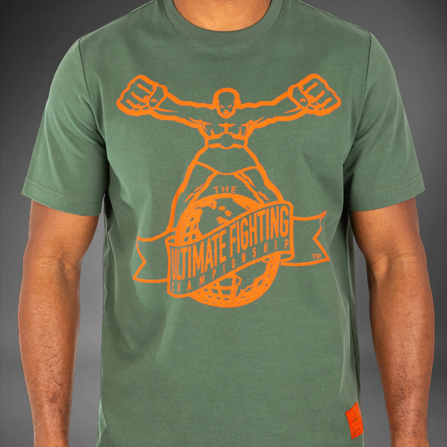 UFC by Venum Ulti-Man Camiseta - Caqui/Naranja - Image 6