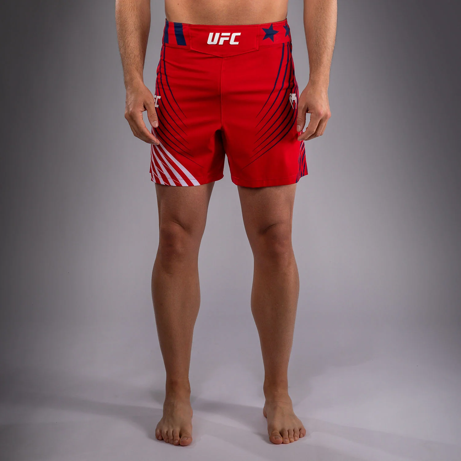 Official UFC Freedom 250 by Venum Authentic Fight Night Fight Shorts de ajuste corto para hombre - Rojo