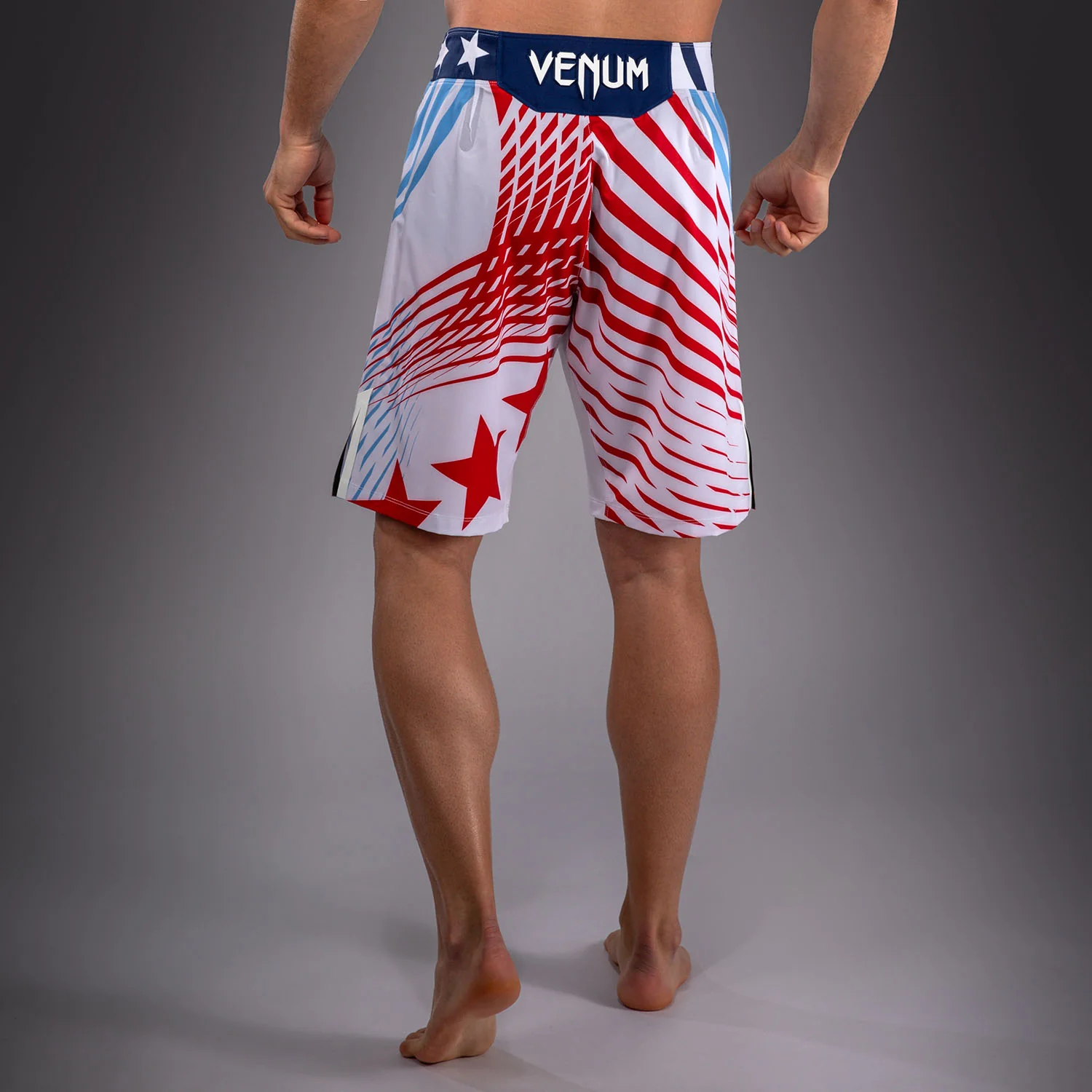 Official UFC Freedom 250 by Venum Authentic Fight Night Fight Shorts de ajuste largo para hombre - Blanco - Image 3