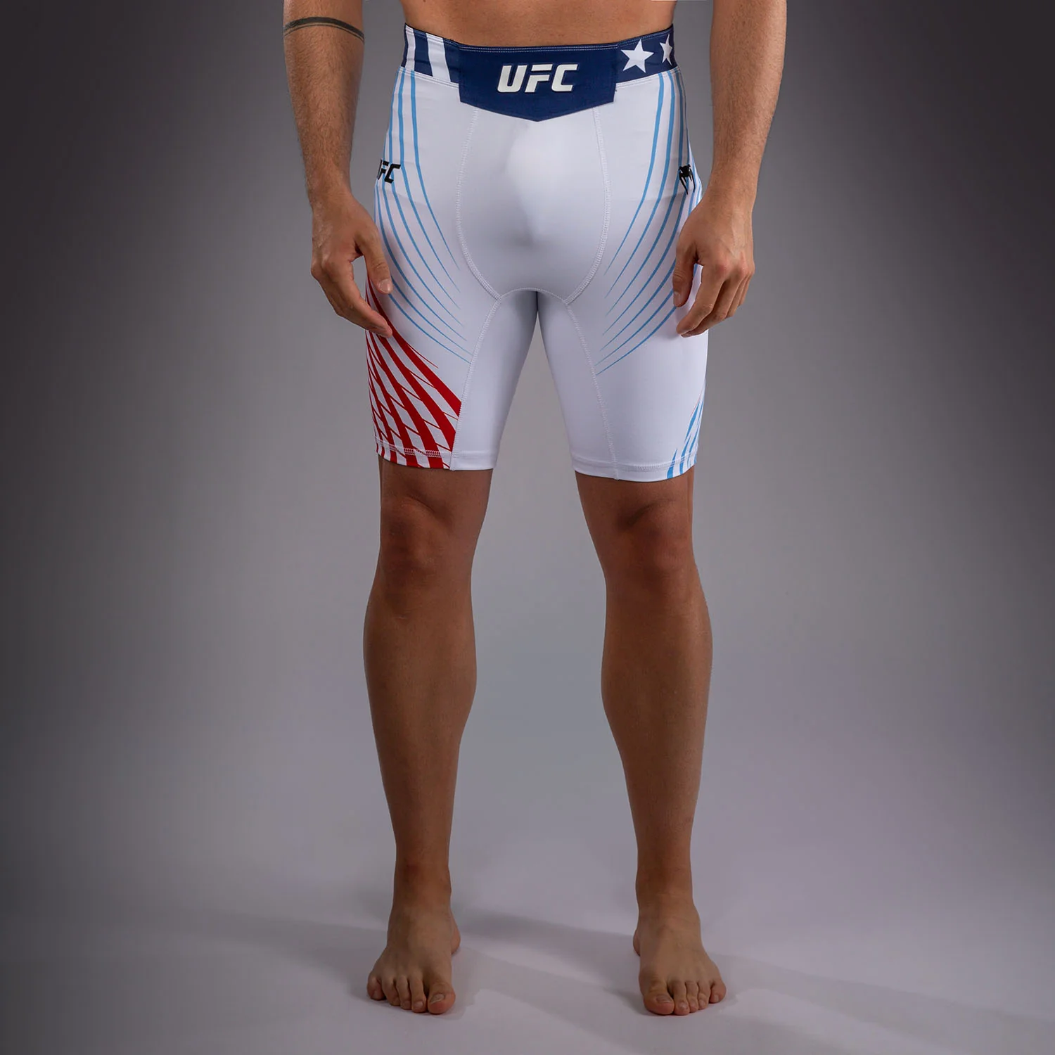 Official UFC Freedom 250 by Venum Authentic Fight Night Vale Tudo Shorts para hombre - Blanco