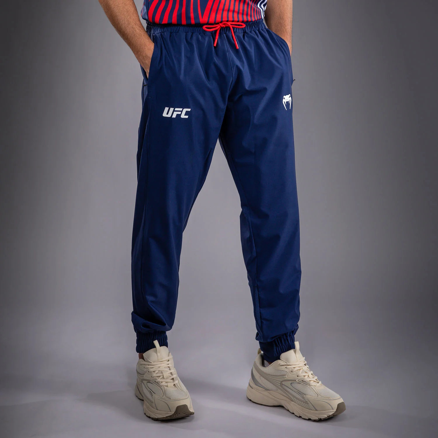 Official UFC Freedom 250 by Venum Authentic Fight Night Walkout Pantalón para hombre - Azul - Image 2