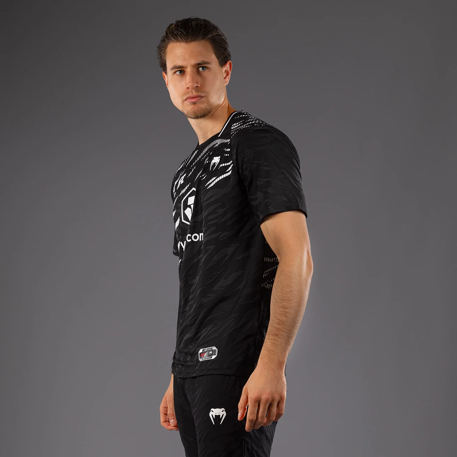 UFC Fusion by Venum Authentic Fight Night Camiseta de Salida para Hombre - Negro - Image 4