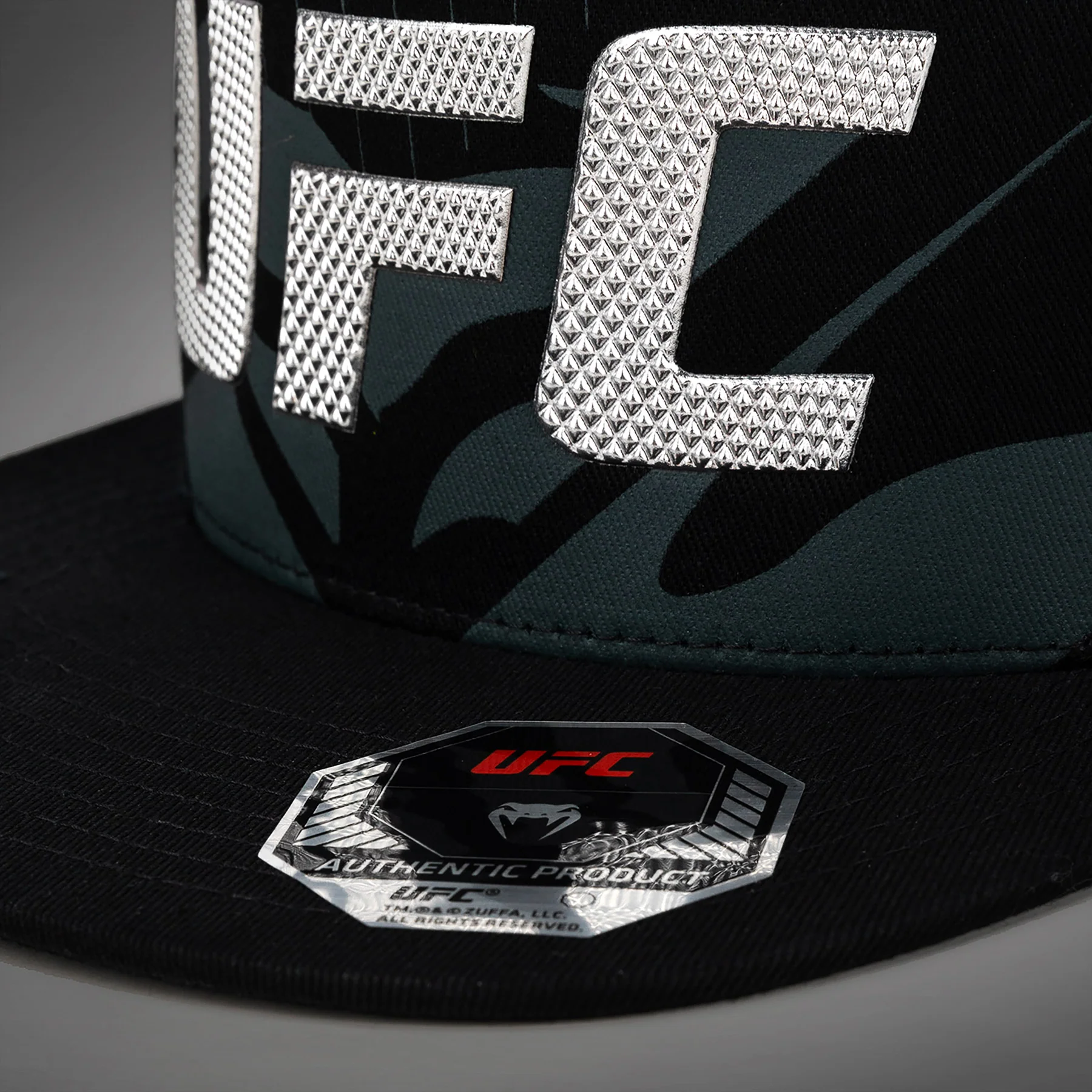 UFC Fusion by Venum Authentic Fight Night Gorra Deportiva - Negro - Image 5