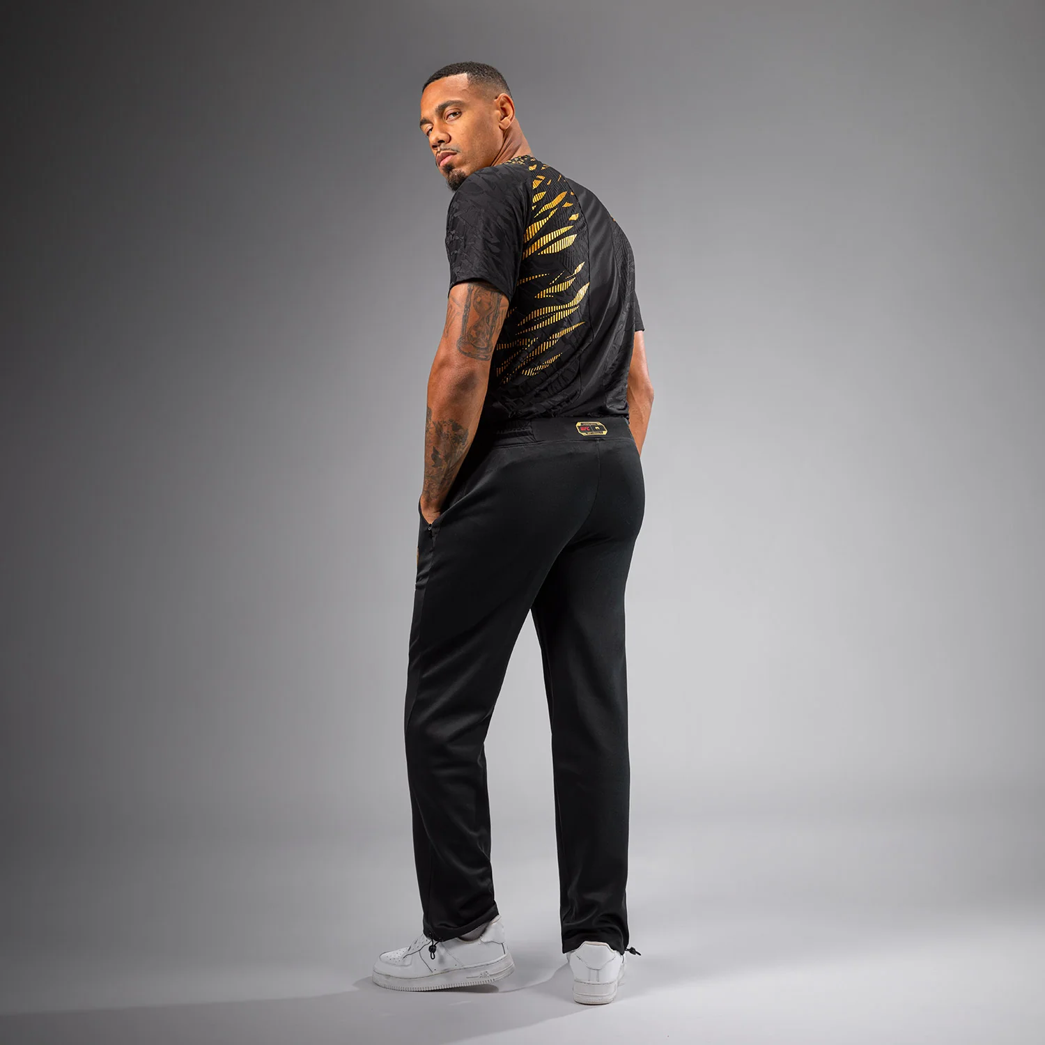 UFC Fusion by Venum Authentic Fight Night Pantalón de Pierna Recta para Hombre - Champion - Image 3