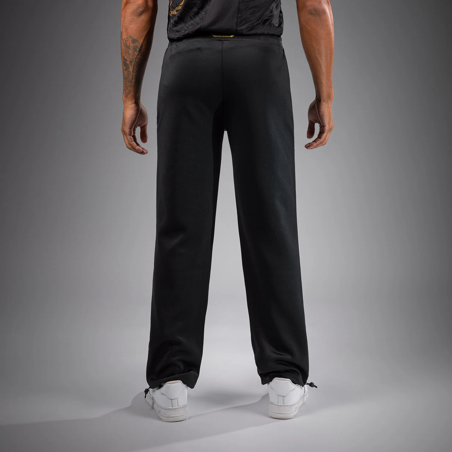 UFC Fusion by Venum Authentic Fight Night Pantalón de Pierna Recta para Hombre - Champion - Image 4