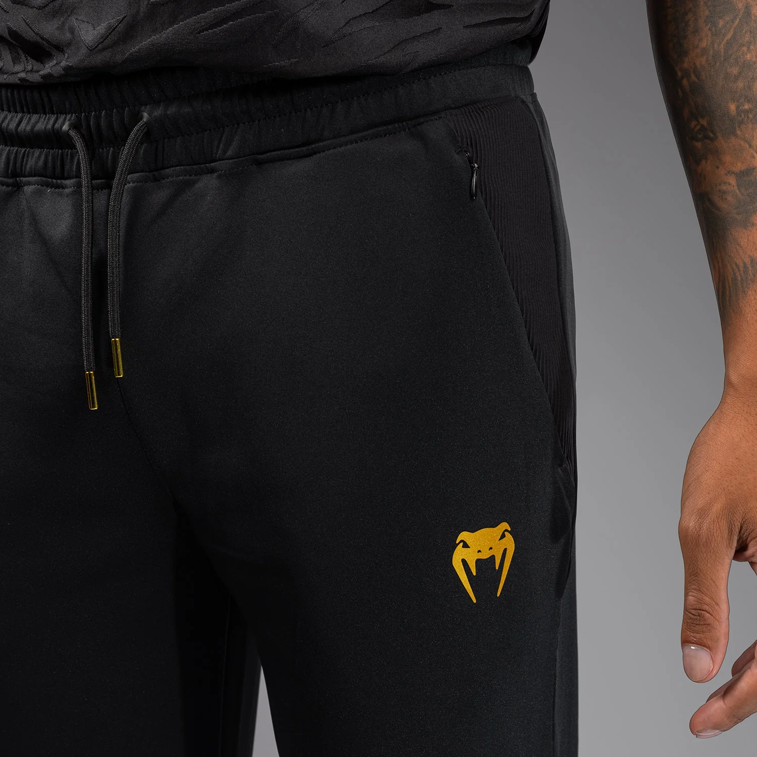 UFC Fusion by Venum Authentic Fight Night Pantalón de Pierna Recta para Hombre - Champion - Image 6