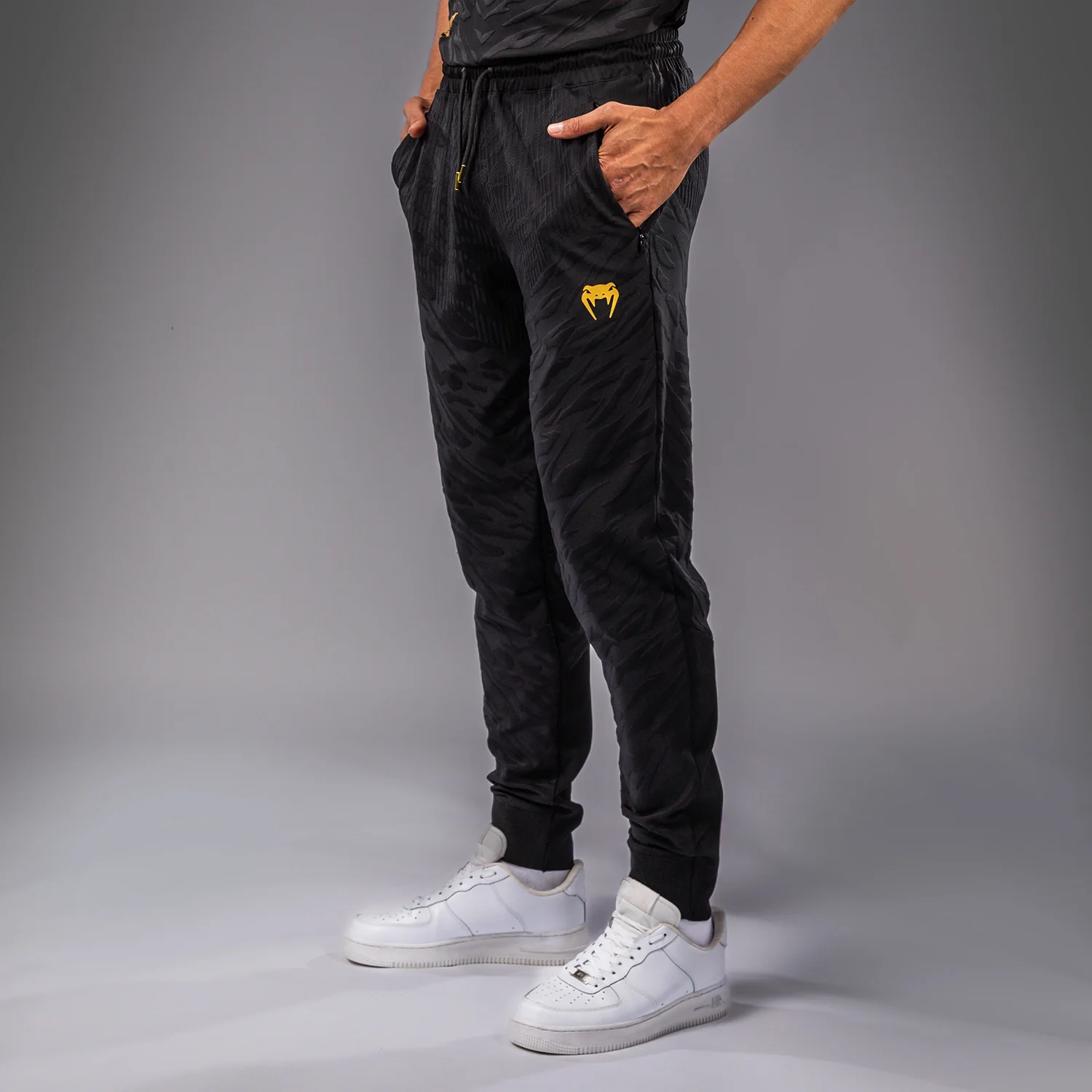 UFC Fusion by Venum Authentic Fight Night Pantalón para Hombre - Champion - Image 2