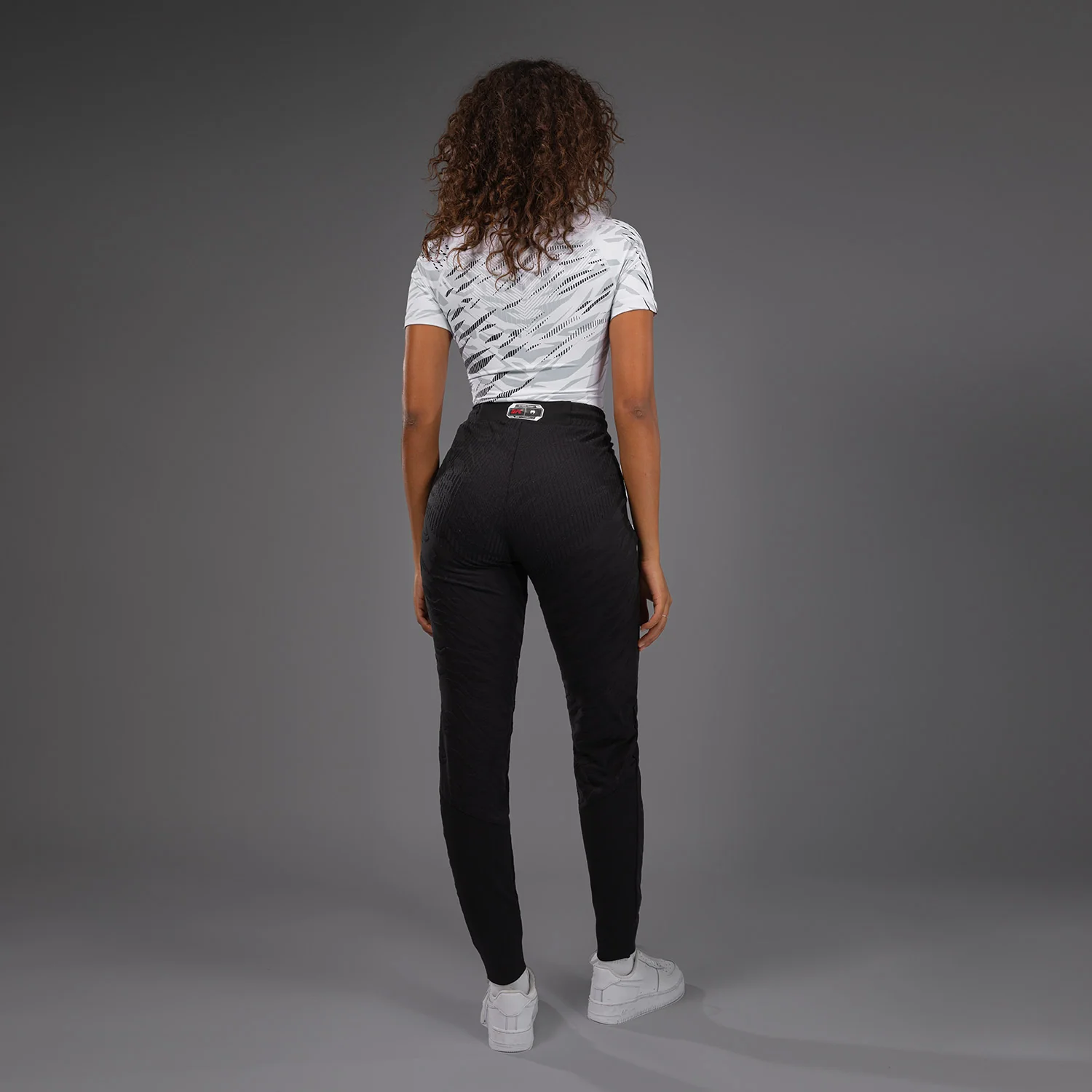 UFC Fusion by Venum Authentic Fight Night Pantalón para Mujer - Negro - Image 5