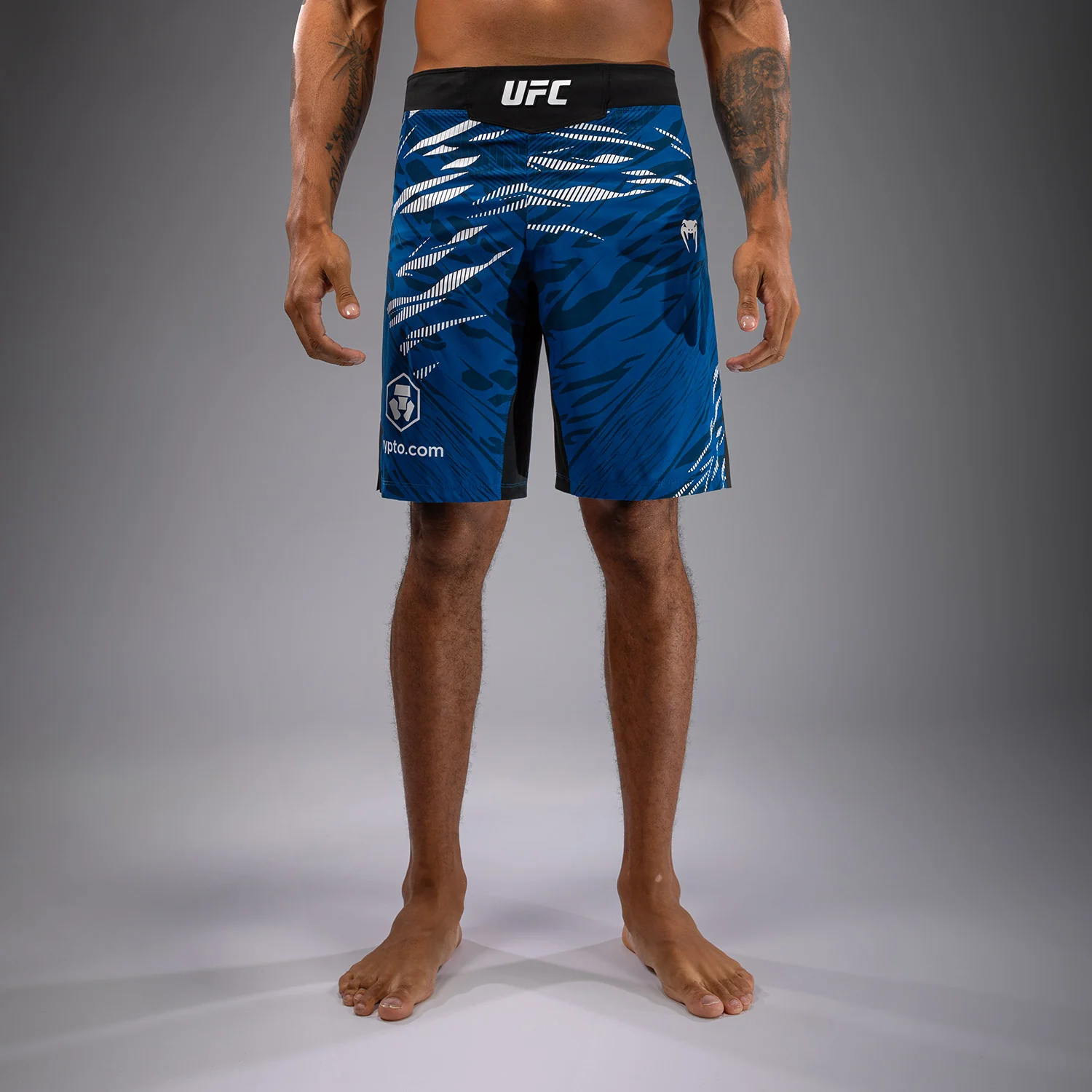 UFC Fusion by Venum Authentic Fight Night Shorts de Lucha para Hombre - Ajuste Largo - Azul