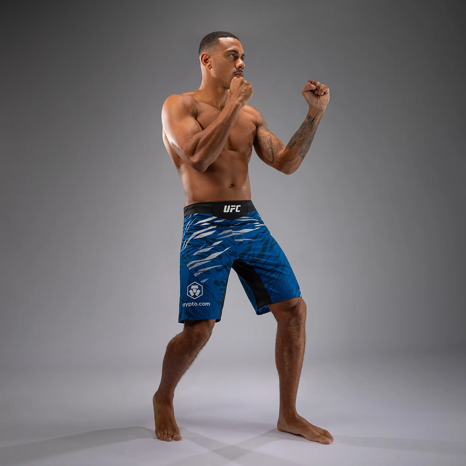 UFC Fusion by Venum Authentic Fight Night Shorts de Lucha para Hombre - Ajuste Largo - Azul - Image 5
