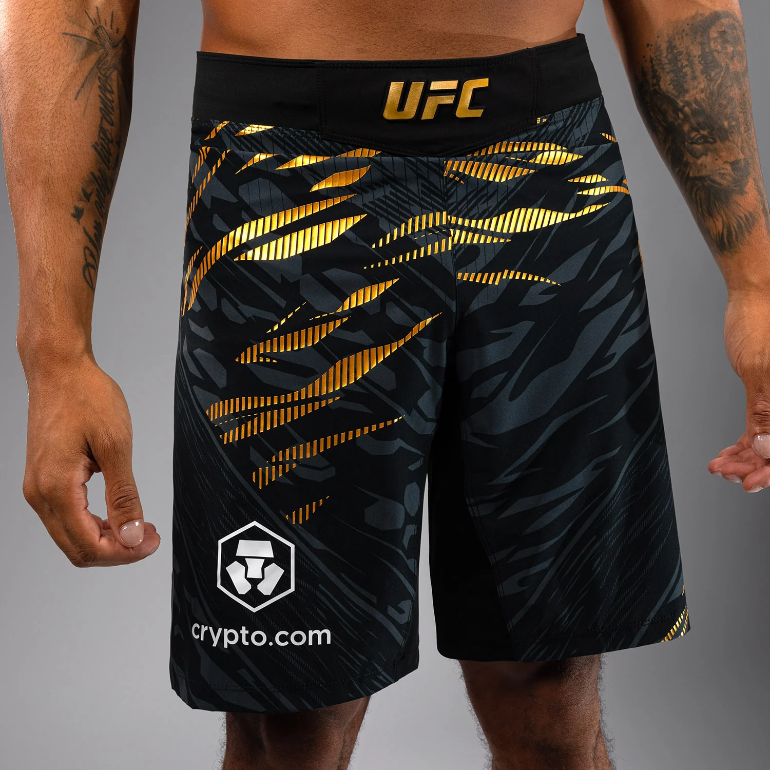 UFC Fusion by Venum Authentic Fight Night Shorts de Lucha para Hombre - Ajuste Largo - Champion - Image 8