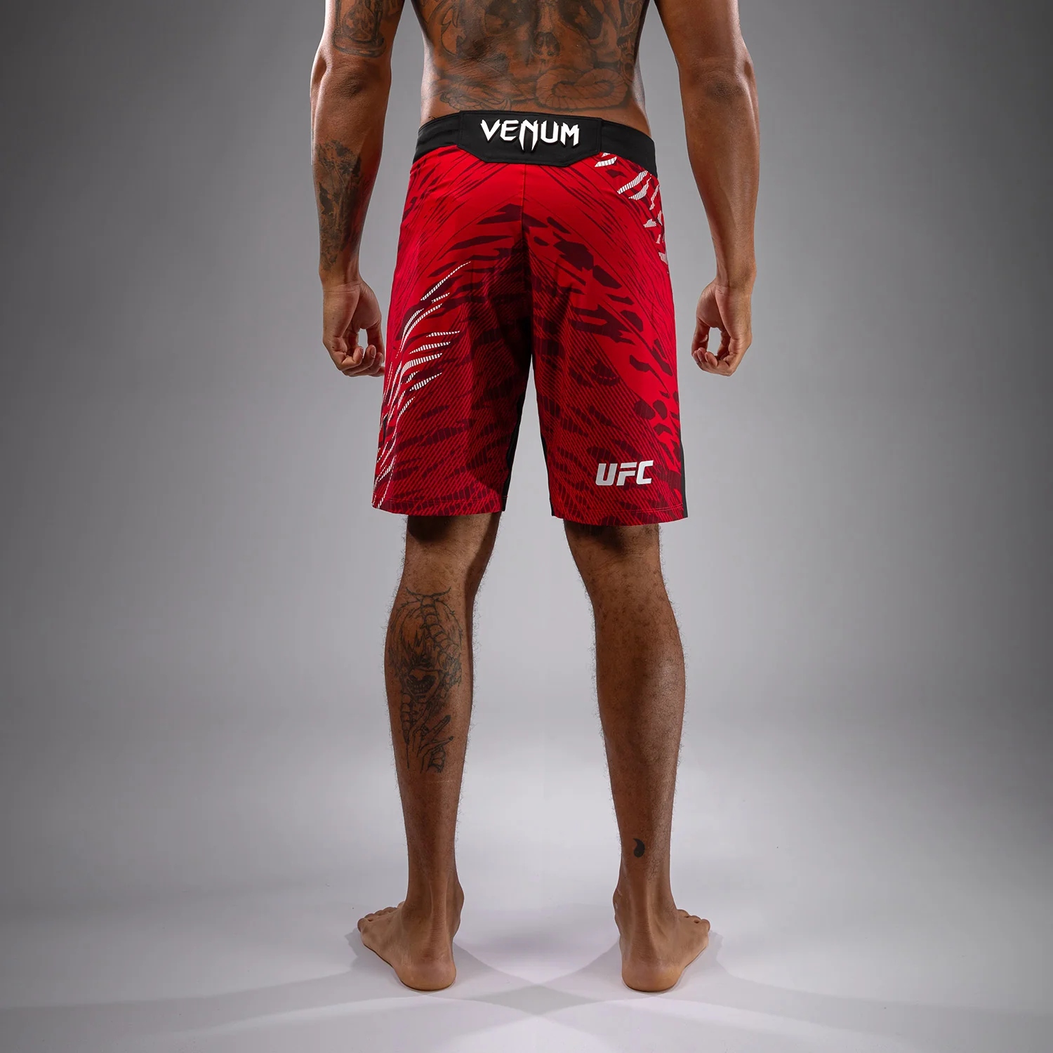 UFC Fusion by Venum Authentic Fight Night Shorts de Lucha para Hombre - Ajuste Largo - Rojo - Image 2