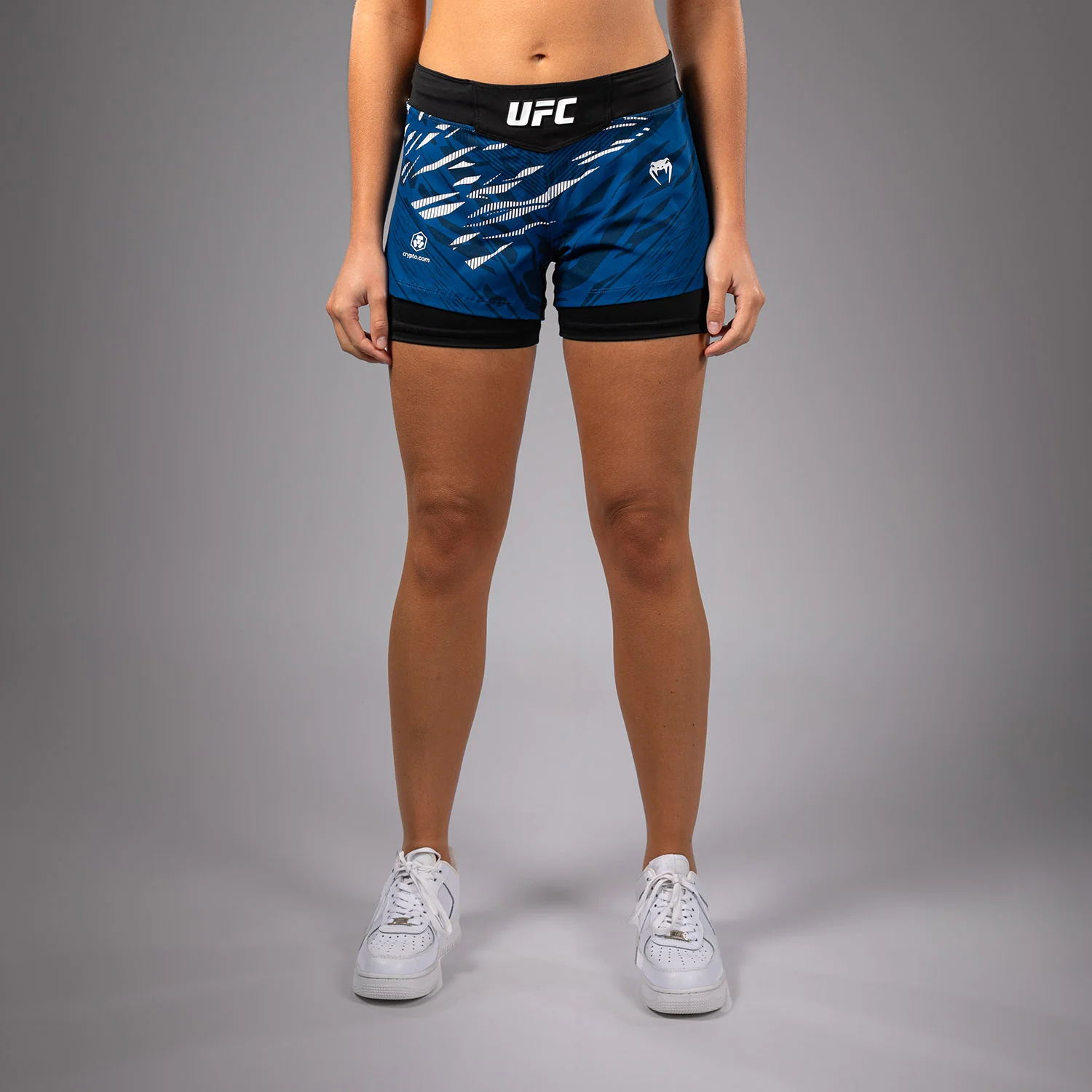 UFC Fusion by Venum Authentic Fight Night Shorts de Lucha para Mujer - Azul