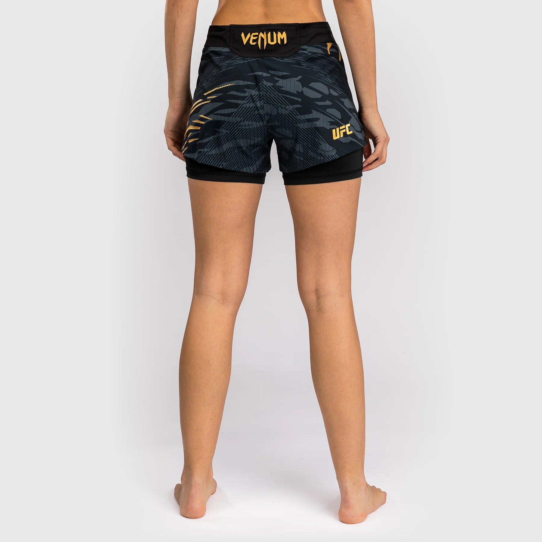 UFC Fusion by Venum Authentic Fight Night Shorts de Lucha para Mujer - Champion - Image 2