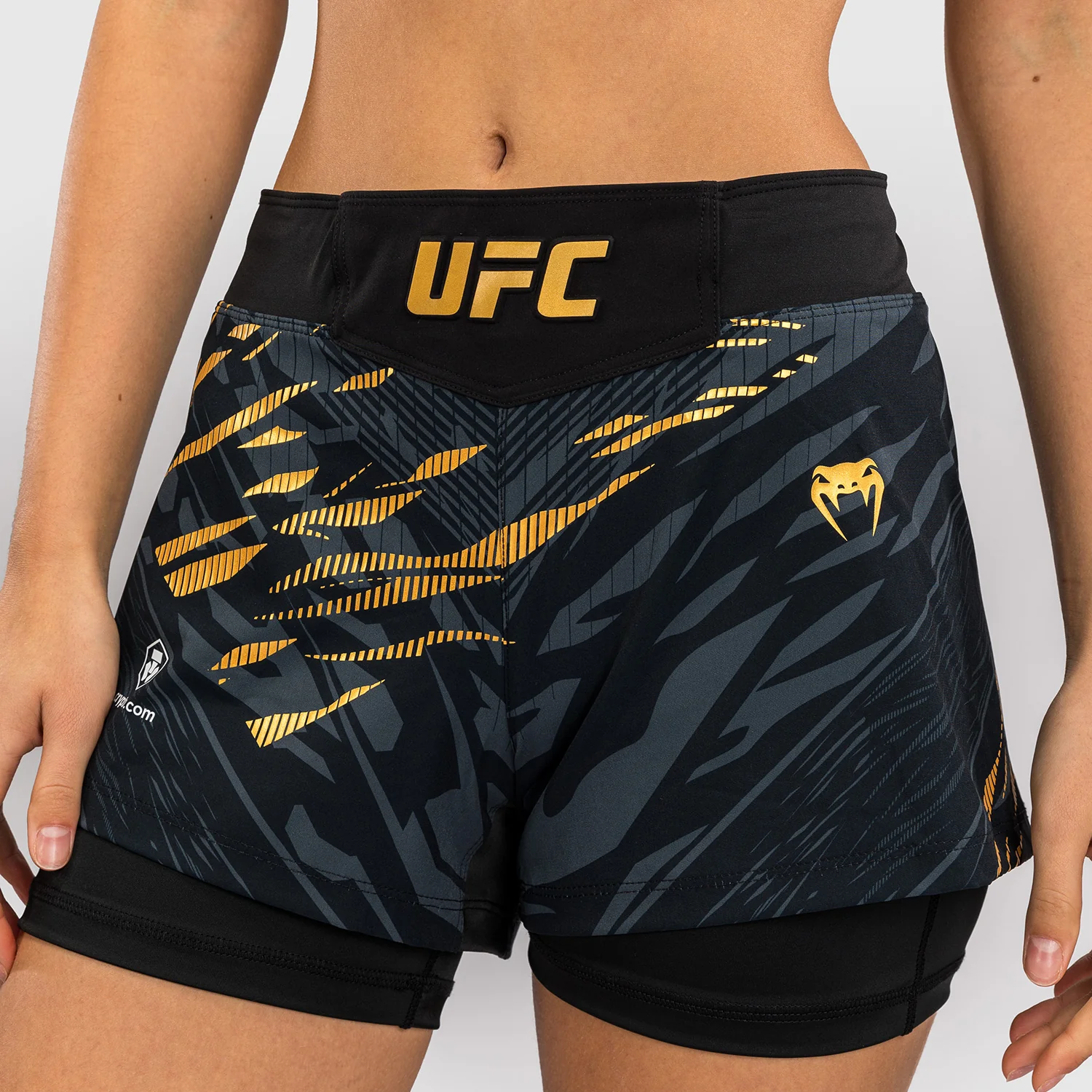 UFC Fusion by Venum Authentic Fight Night Shorts de Lucha para Mujer - Champion - Image 7
