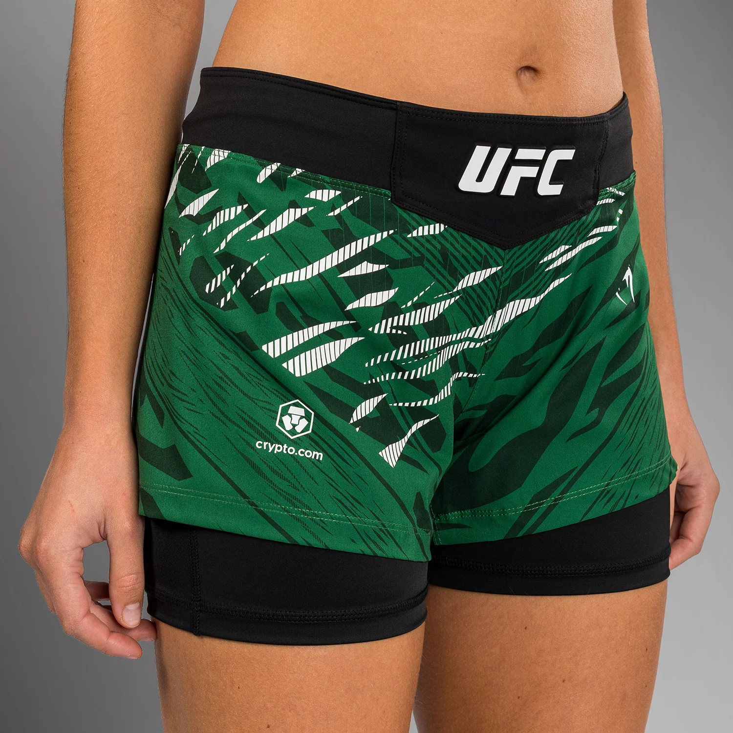 UFC Fusion by Venum Authentic Fight Night Shorts de Lucha para Mujer - Verde - Image 7