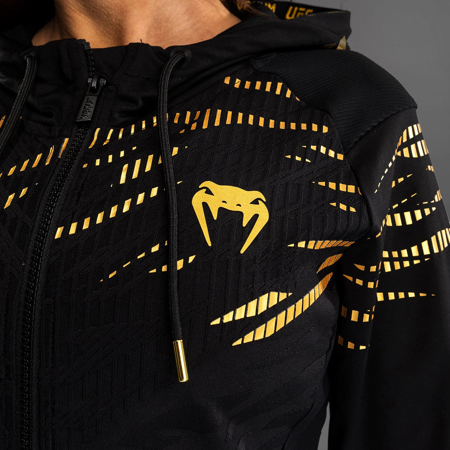 UFC Fusion by Venum Authentic Fight Night Sudadera con Capucha para Mujer - Champion - Image 6