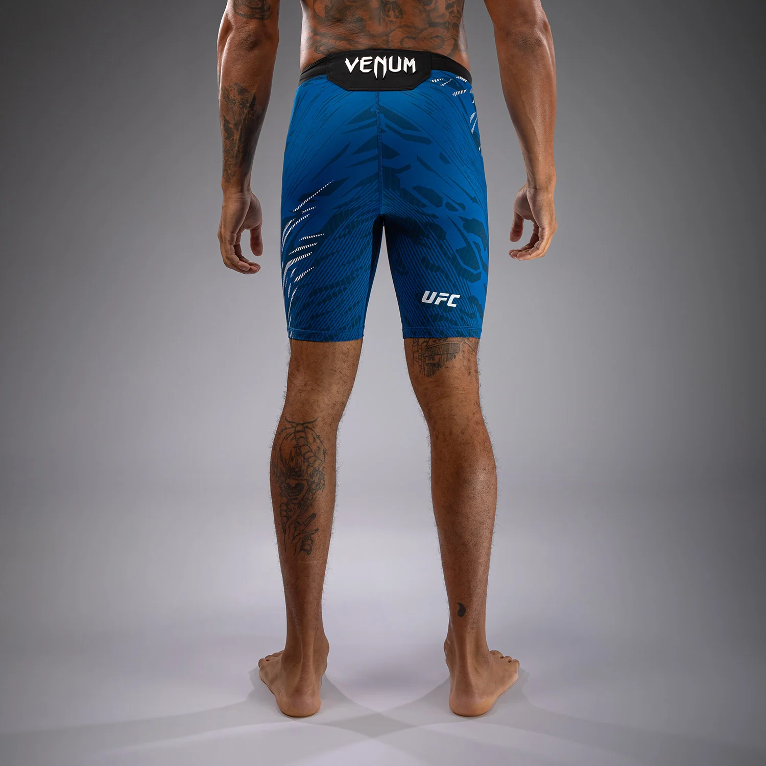 UFC Fusion by Venum Authentic Fight Night Vale Tudo Shorts para Hombre - Azul - Image 3