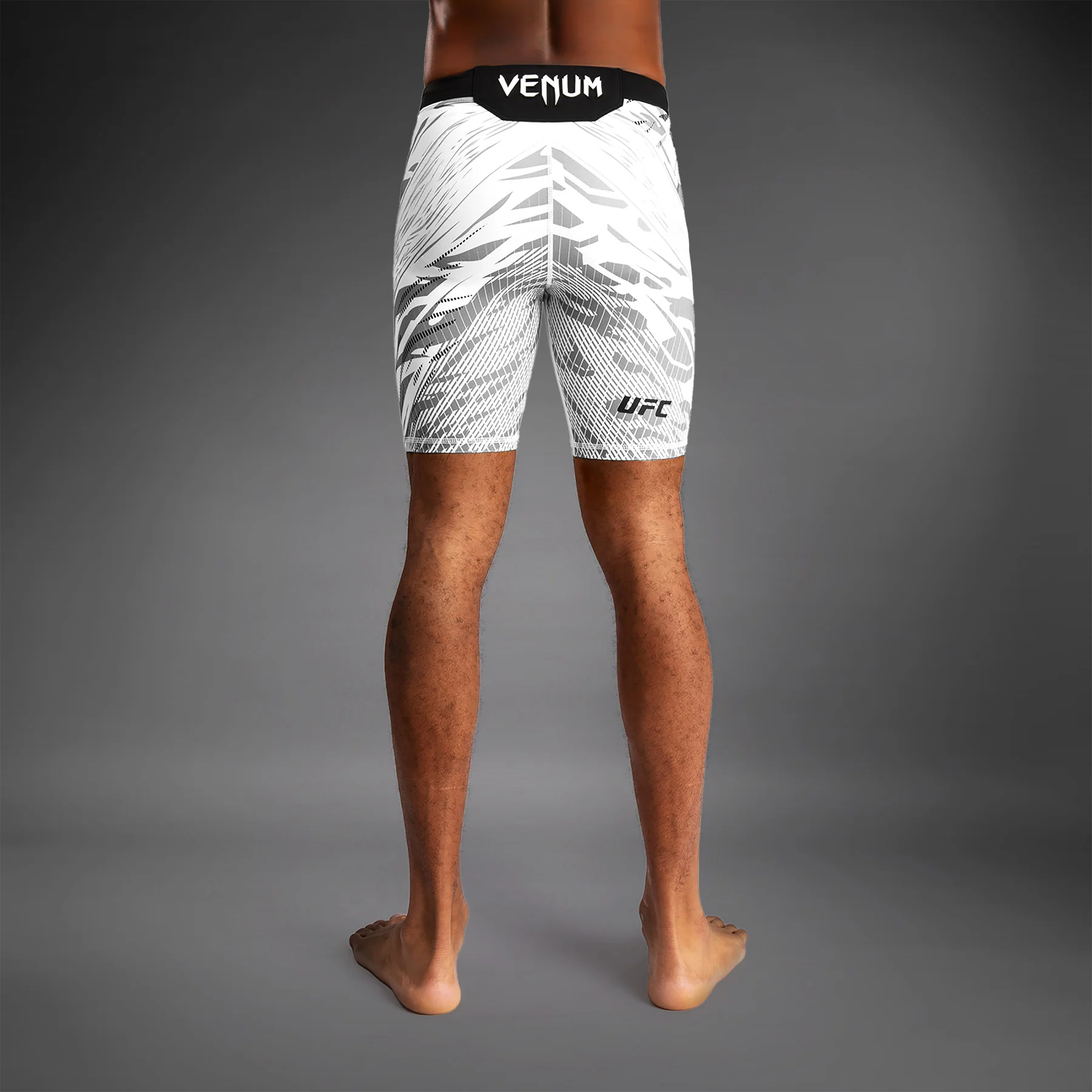 UFC Fusion by Venum Authentic Fight Night Vale Tudo Shorts para Hombre - Blanco - Image 2
