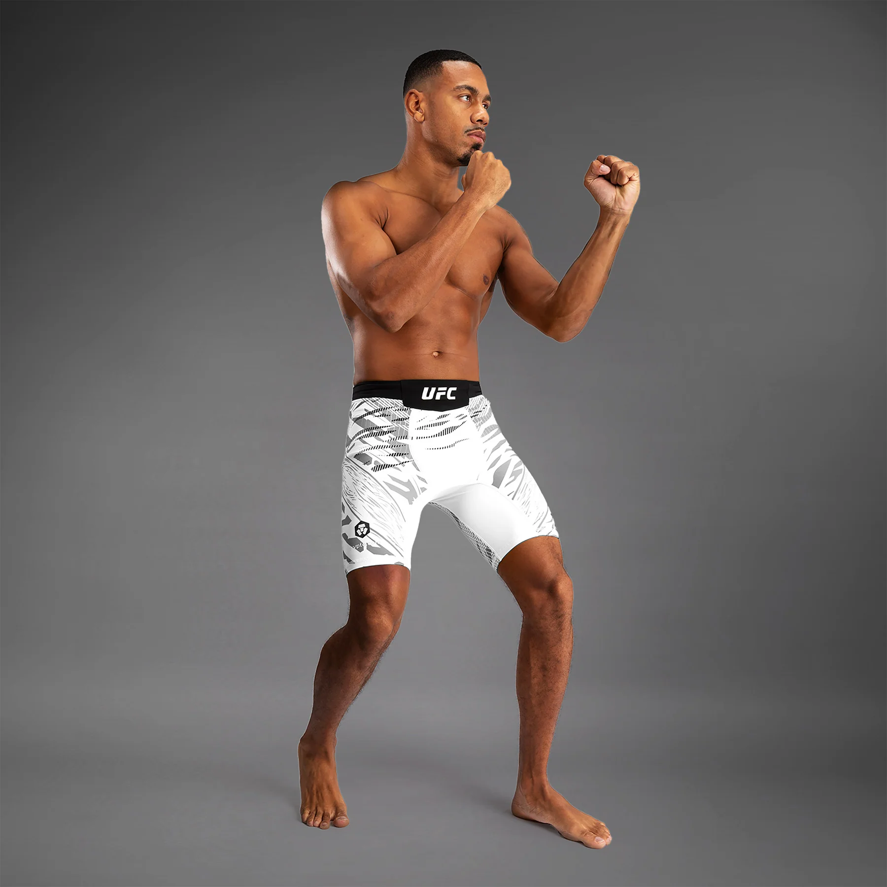 UFC Fusion by Venum Authentic Fight Night Vale Tudo Shorts para Hombre - Blanco - Image 4