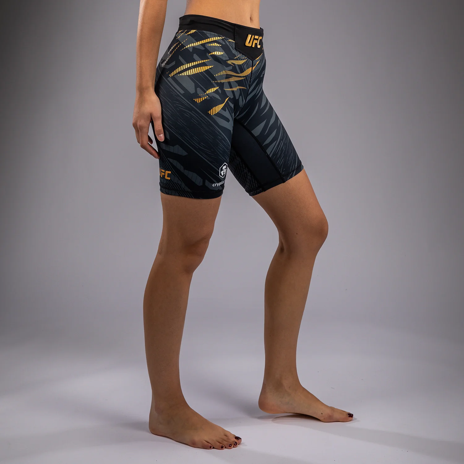 UFC Fusion by Venum Authentic Fight Night Vale Tudo Shorts para Mujer - Ajuste Largo - Champion - Image 3