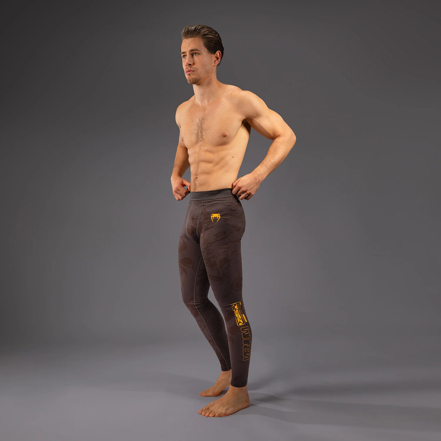 UFC Fusion by Venum Fight Week Leggings de Rendimiento para Hombre - Marrón tierra - Image 2