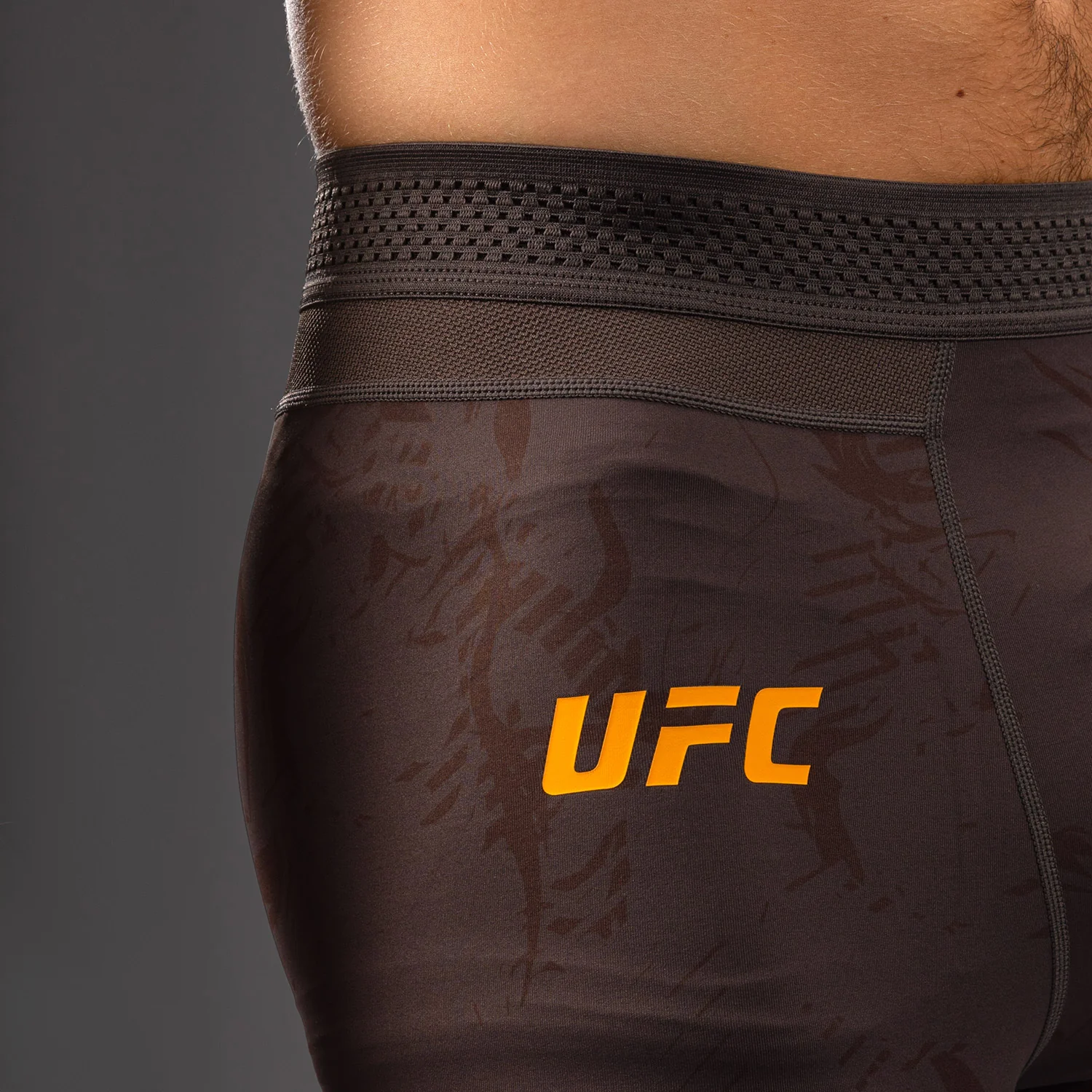 UFC Fusion by Venum Fight Week Leggings de Rendimiento para Hombre - Marrón tierra - Image 8