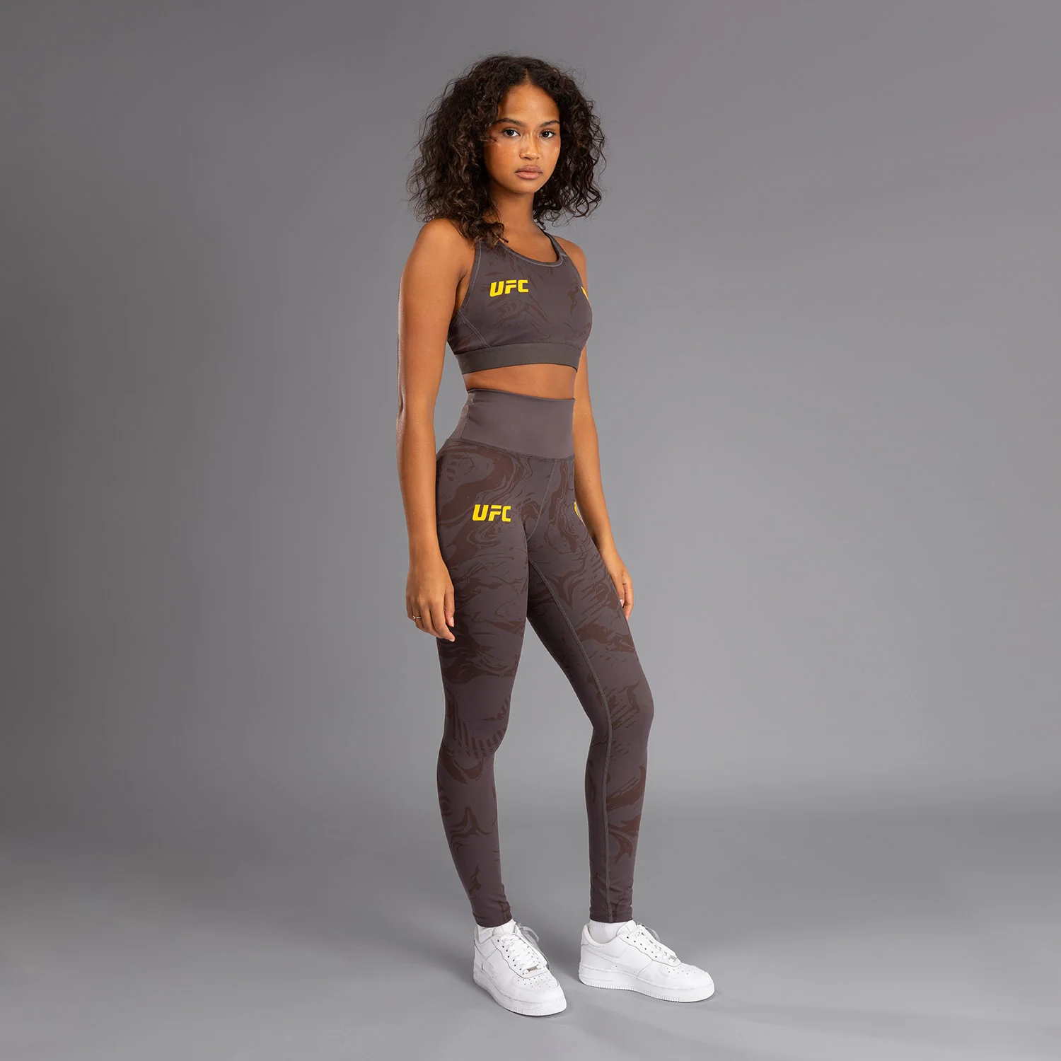 UFC Fusion by Venum Fight Week Leggings de Rendimiento para Mujer - Marrón tierra - Image 3