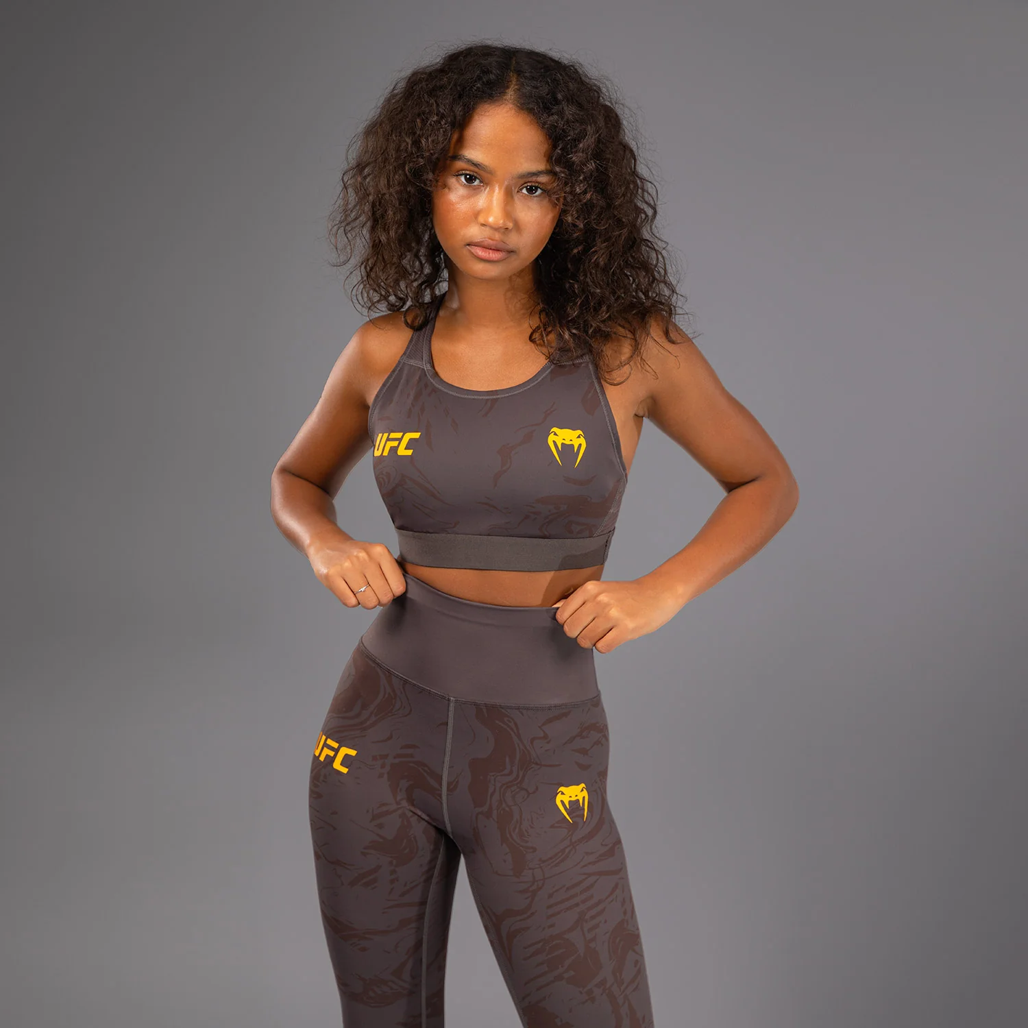 UFC Fusion by Venum Fight Week Leggings de Rendimiento para Mujer - Marrón tierra - Image 6