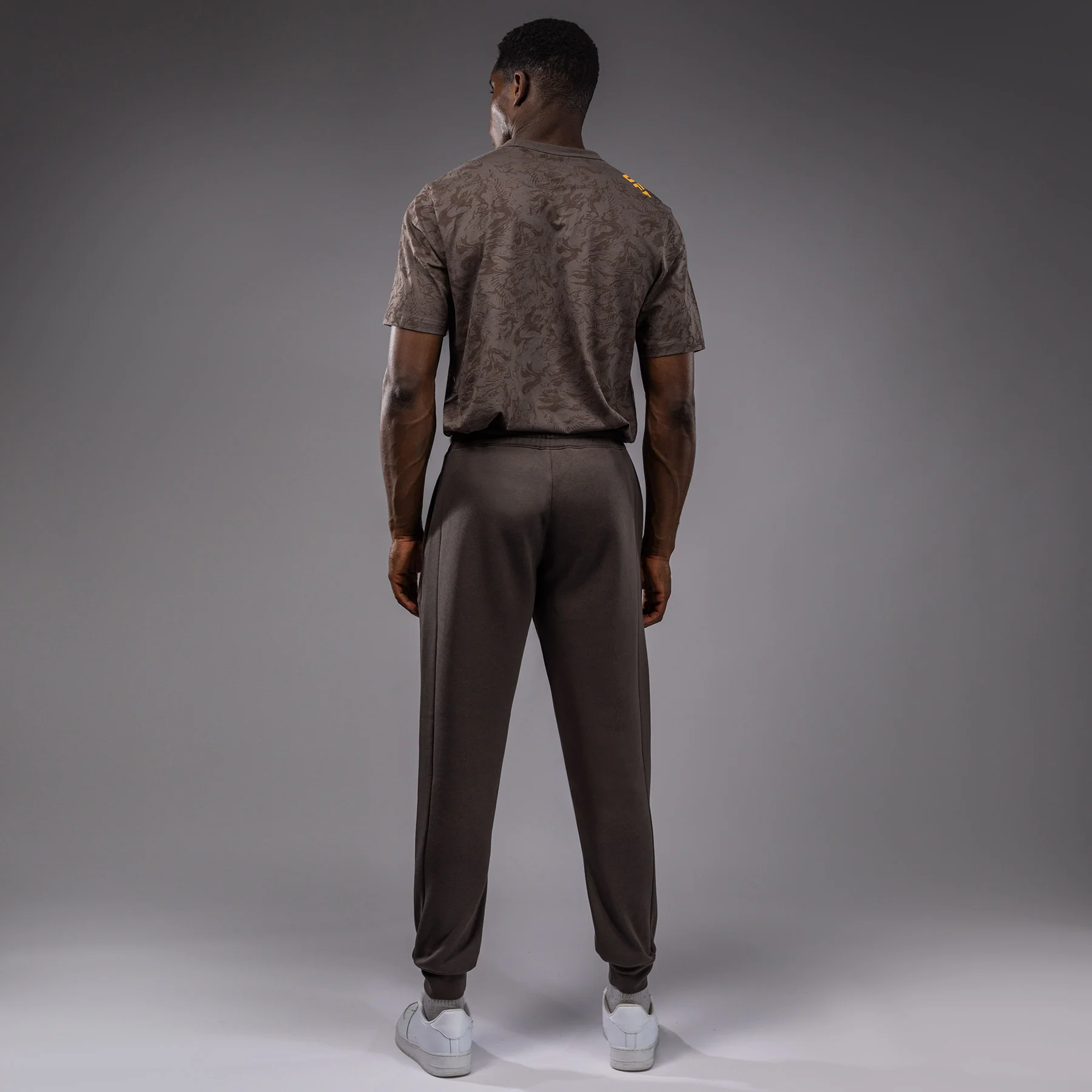 UFC Fusion by Venum Fight Week Pantalón de Algodón para Hombre - Solid Marrón tierra - Image 7