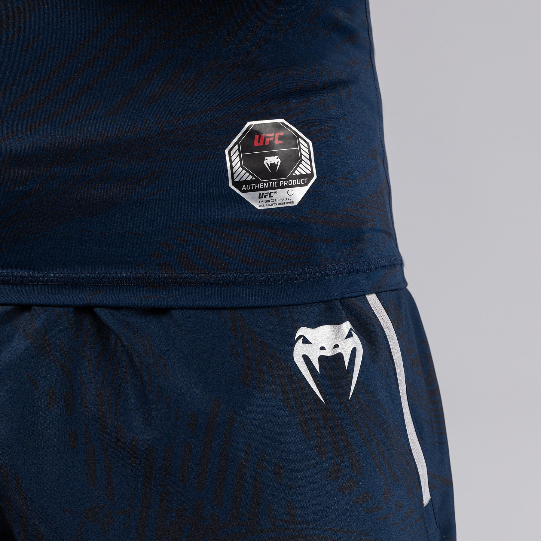 UFC Fusion by Venum Fight Week Rashguard de Manga Corta de Rendimiento para Hombre - Azul oceánico - Image 9
