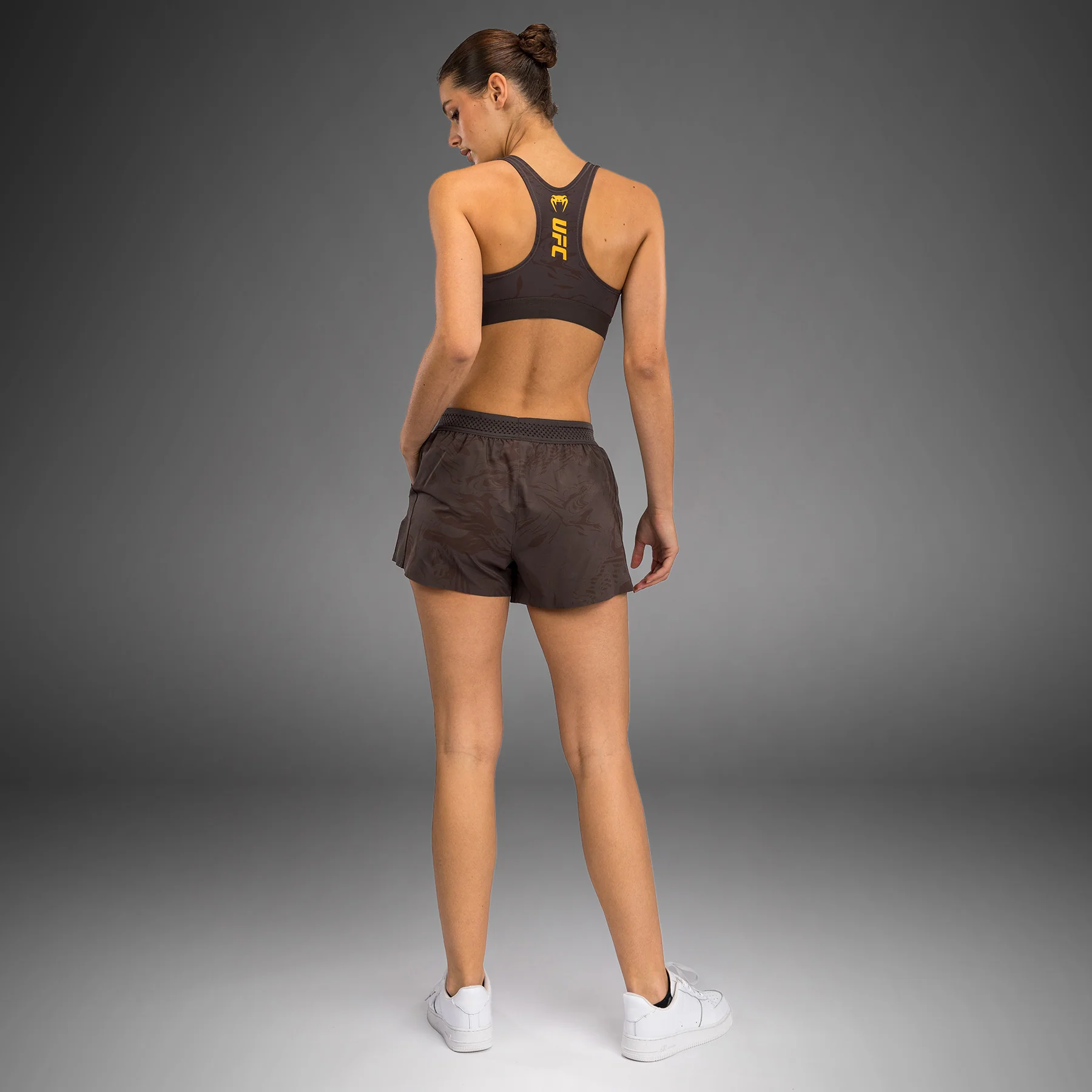 UFC Fusion by Venum Fight Week Shorts de Rendimiento para Mujer - Marrón tierra - Image 5